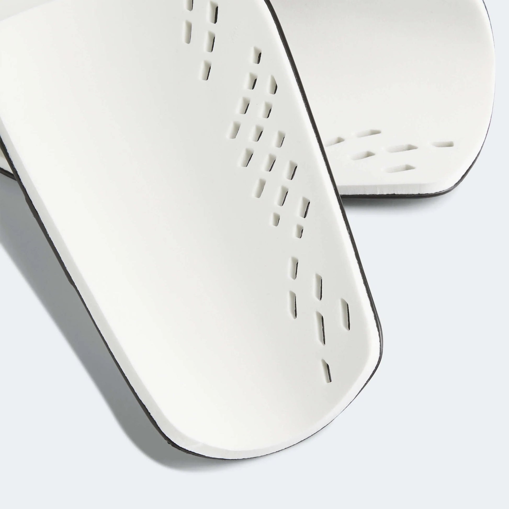 adidas Tiro Club Shin Guards Black - Gold Metallic (Detail 2)