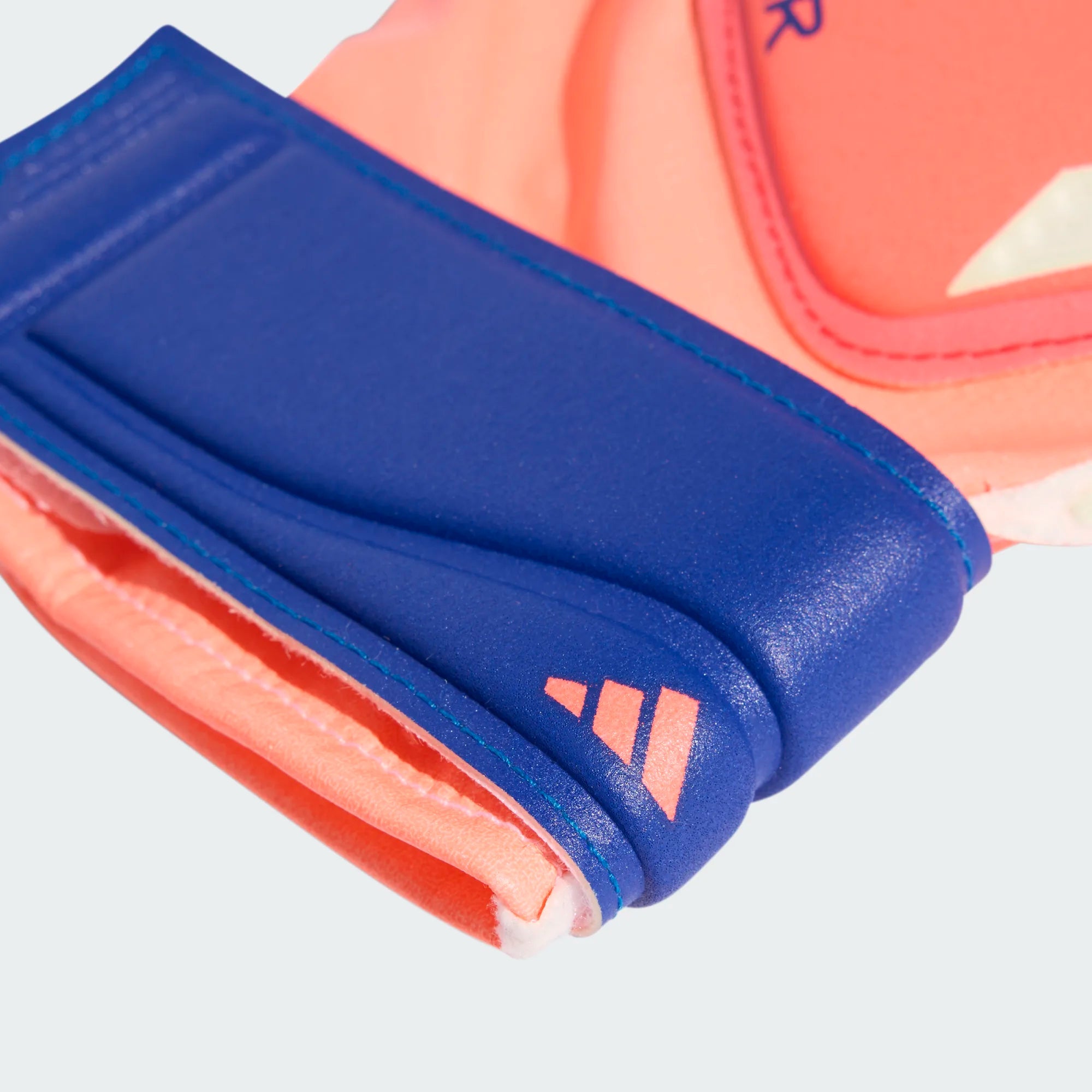 adidas Youth Predator GL Match Fingersave Goalkeeper Gloves (Detail 2)
