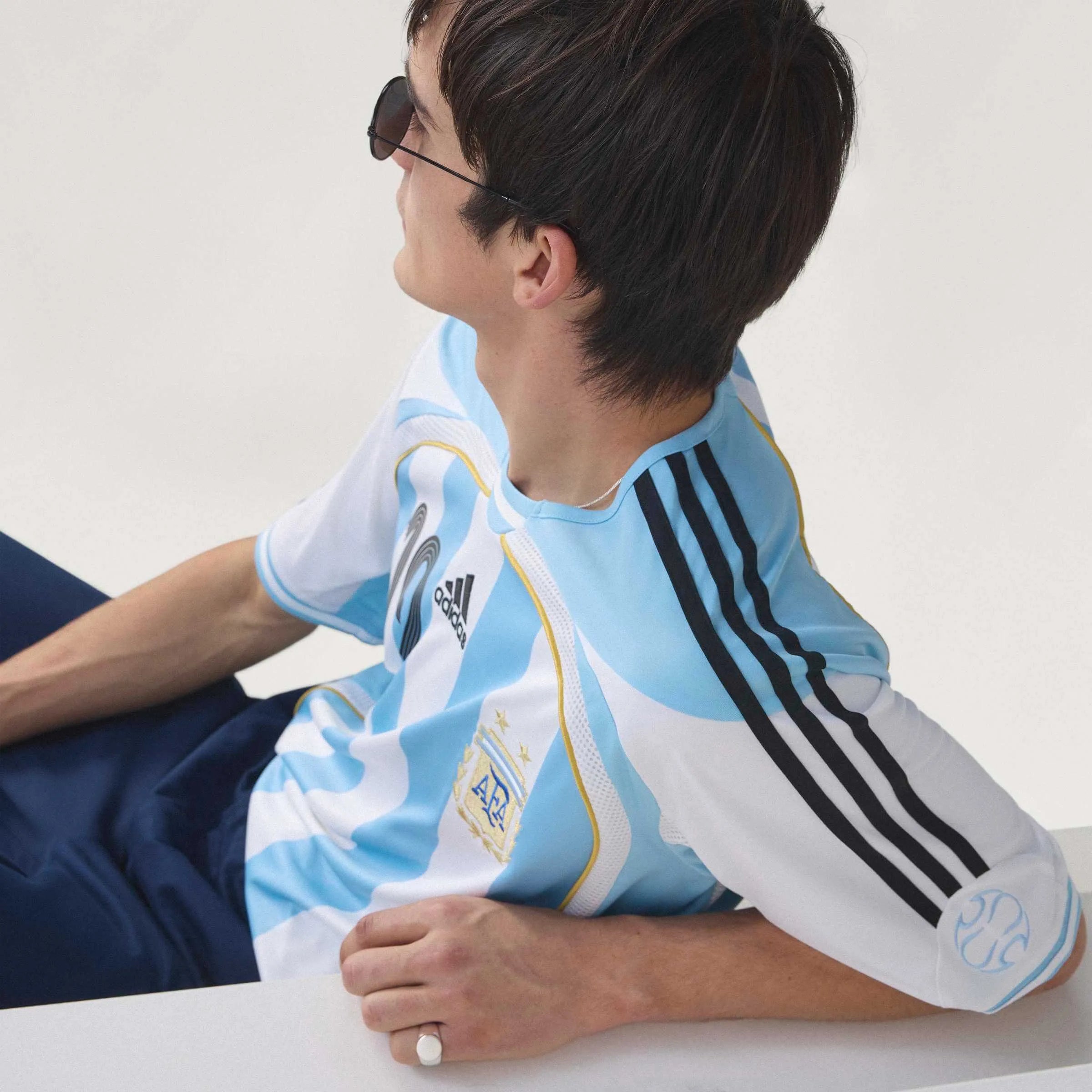 adidas 2006 Argentina Men's Retro Stadium Home Messi #10 Soccer Jersey (Detail 3)
