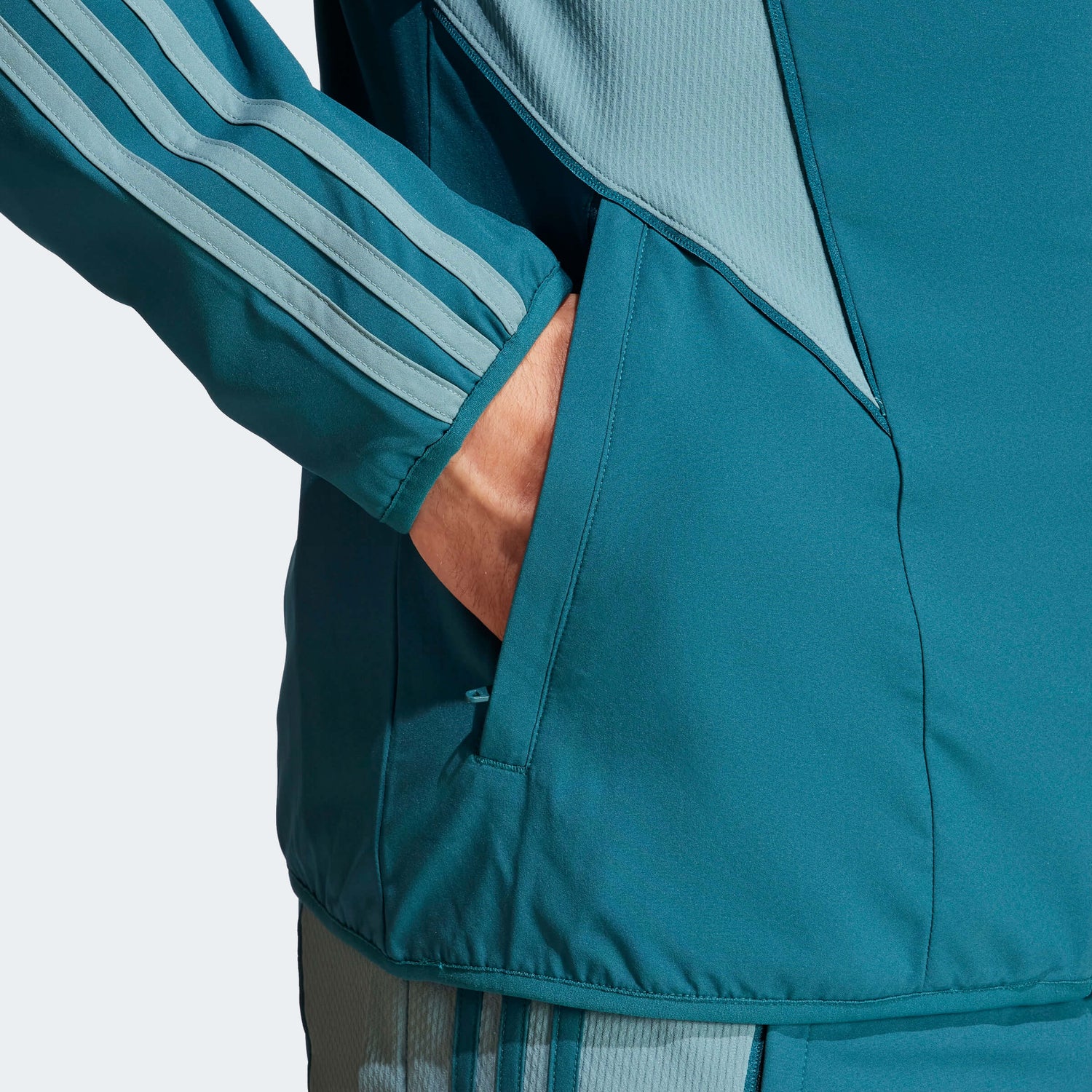 adidas 2023-24 Arsenal Men's EU Anthem Jacket (Detail 3)