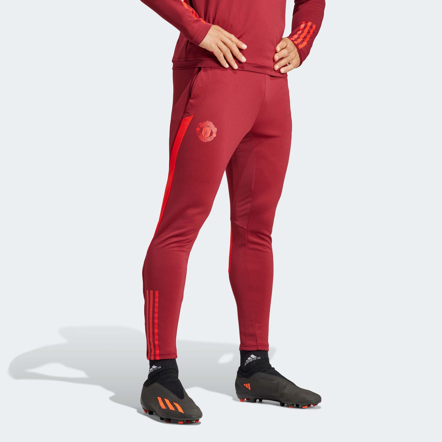 adidas 2023-24 Manchester United Men's EU Training Pants (Model - Front)
