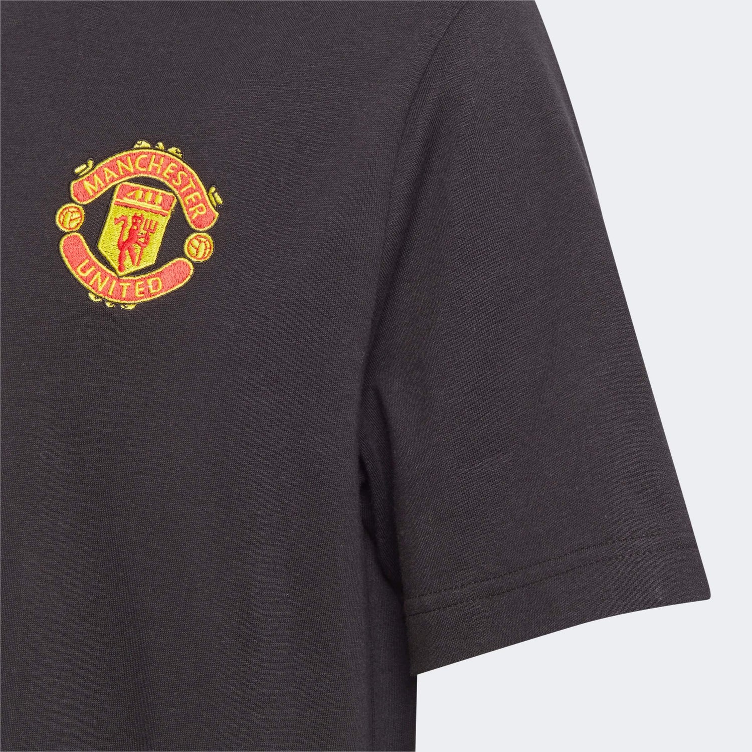 adidas 2023-24 Manchester United Youth Tee (Detail 1)