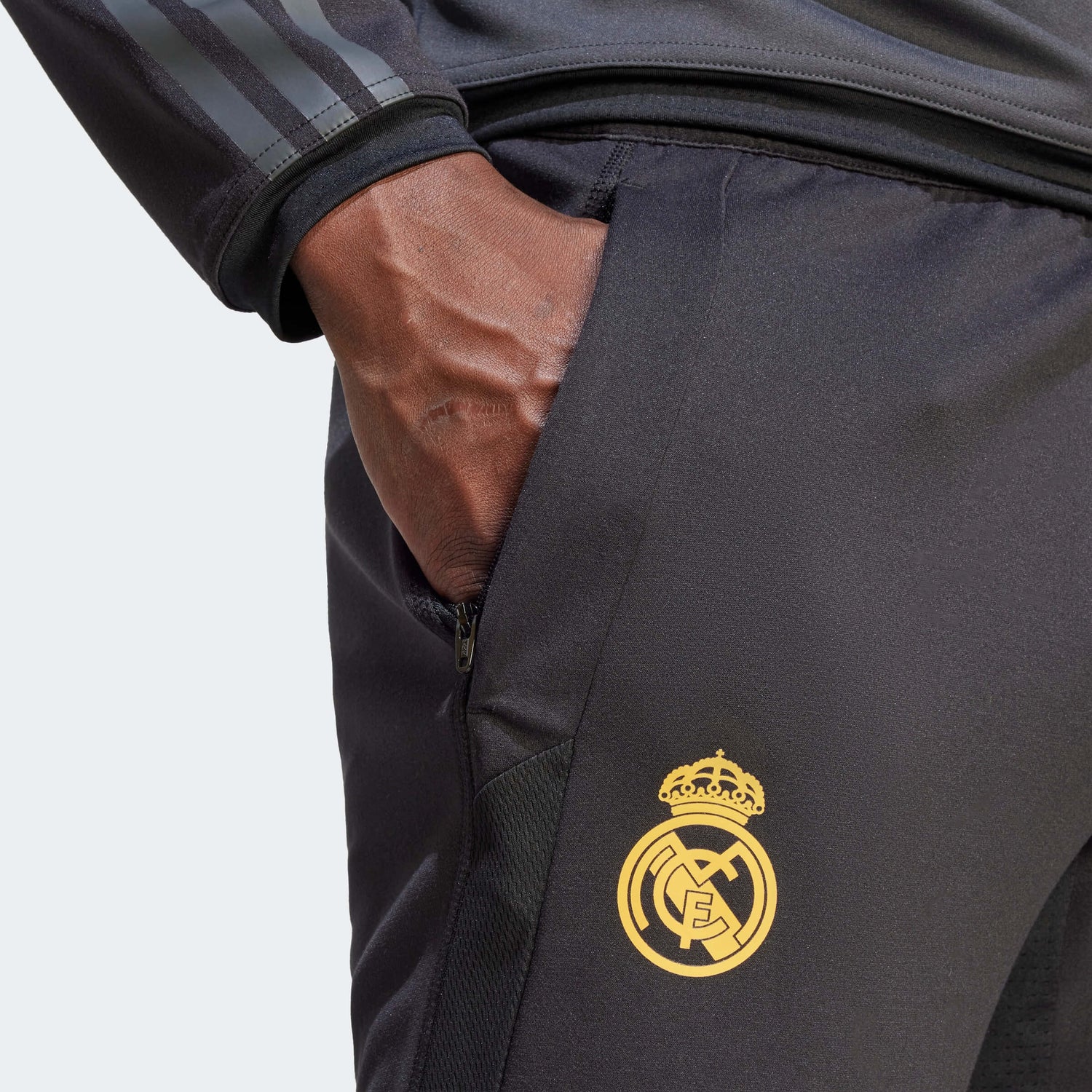adidas 2023-24 Real Madrid Men's EU Training Pants (Detail 1)
