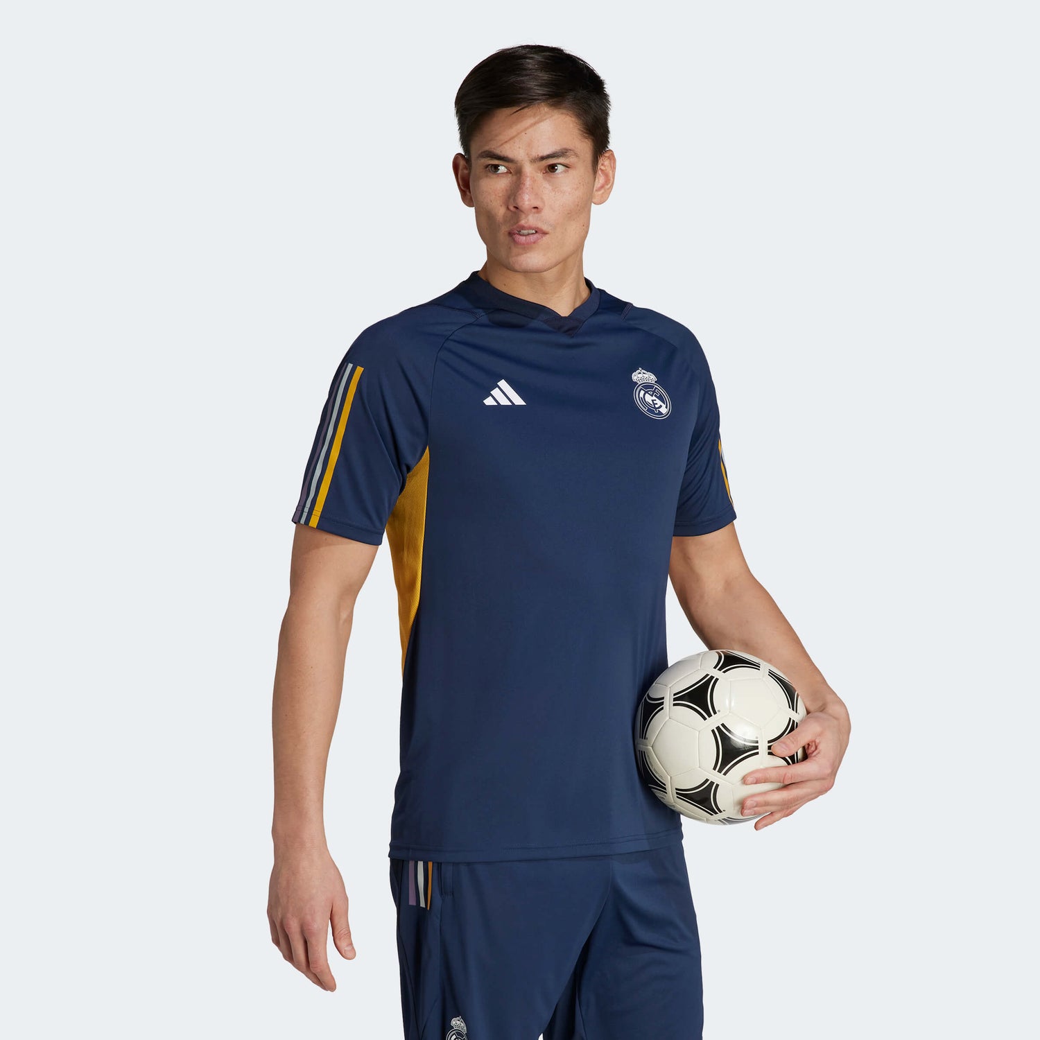 adidas 2023-24 Real Madrid men's Training Jersey (Model - Side)