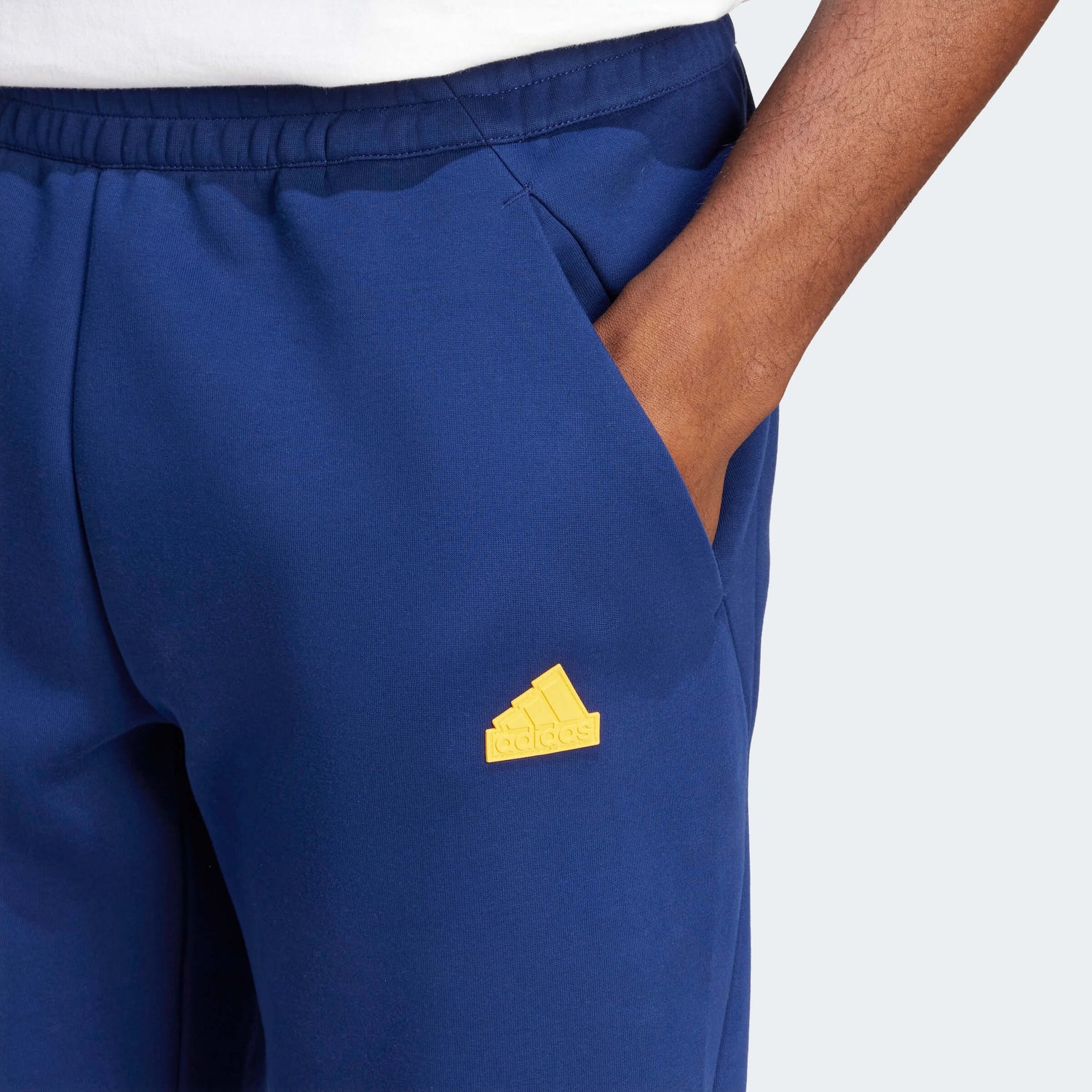 adidas 2024-25 LA Galaxy Men's Designed For Gameday Travel Pants (Detail 1)