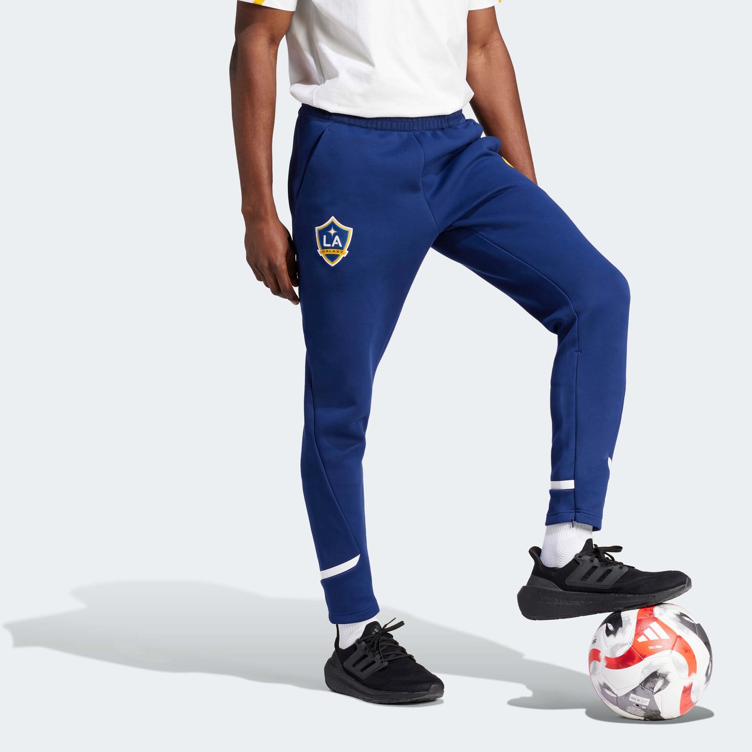 adidas 2024-25 LA Galaxy Men's Designed For Gameday Travel Pants (Model - Side)