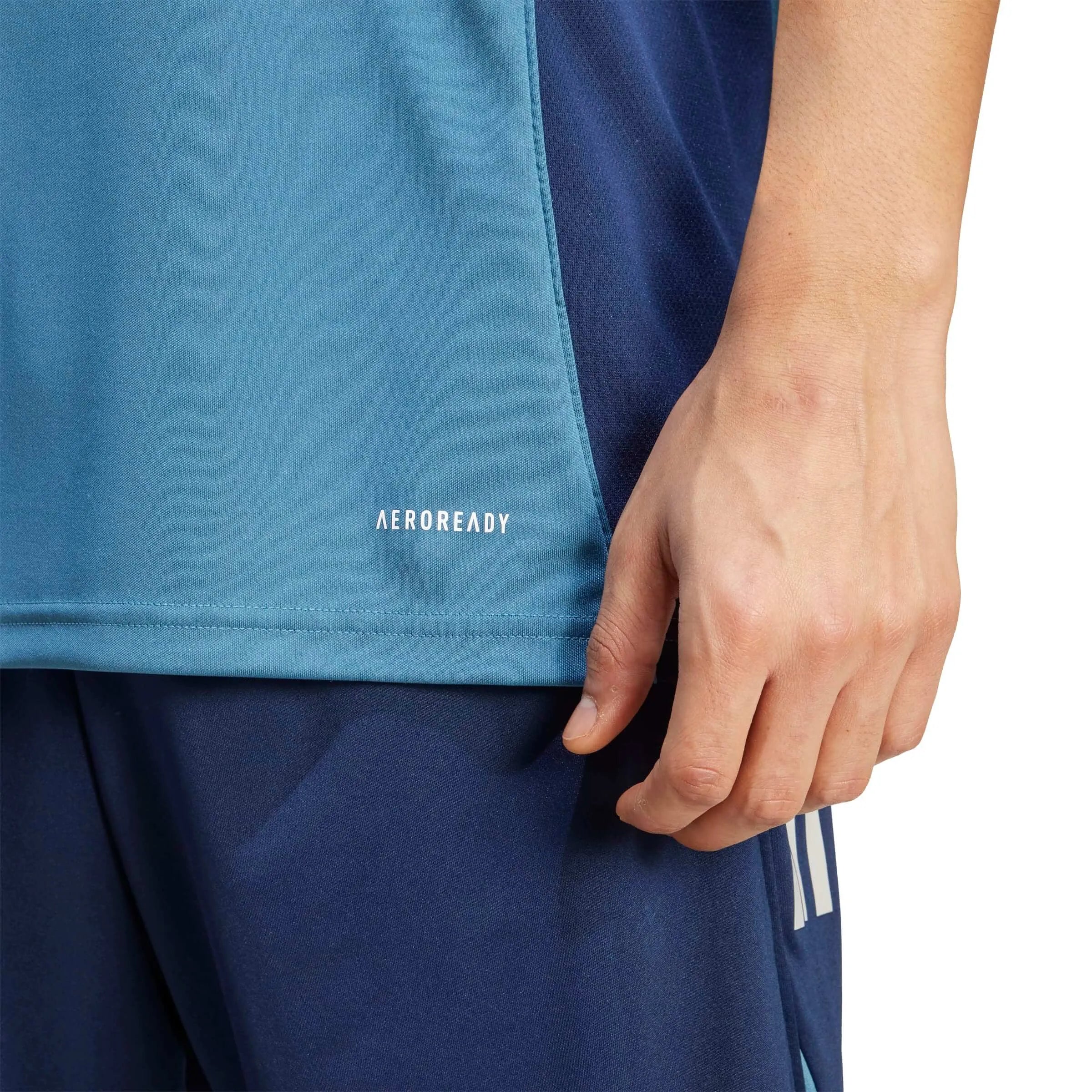 adidas 2025-26 Arsenal Men's Training Soccer Jersey (Detail 2)
