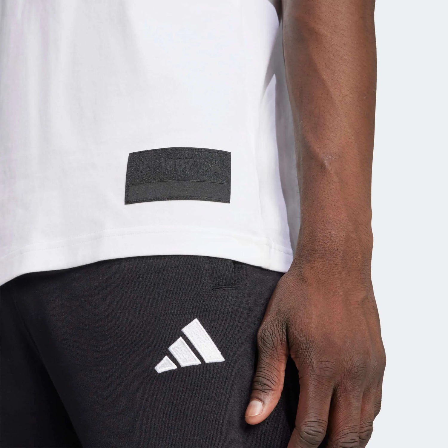 adidas 2025-26 Juventus Men's US Tee (Detail 2)