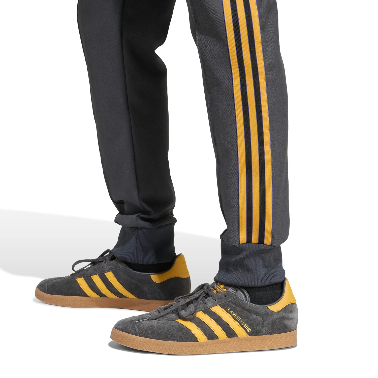 adidas 2025-26 Manchester United Men's Icon Track Pants (Detail 2)