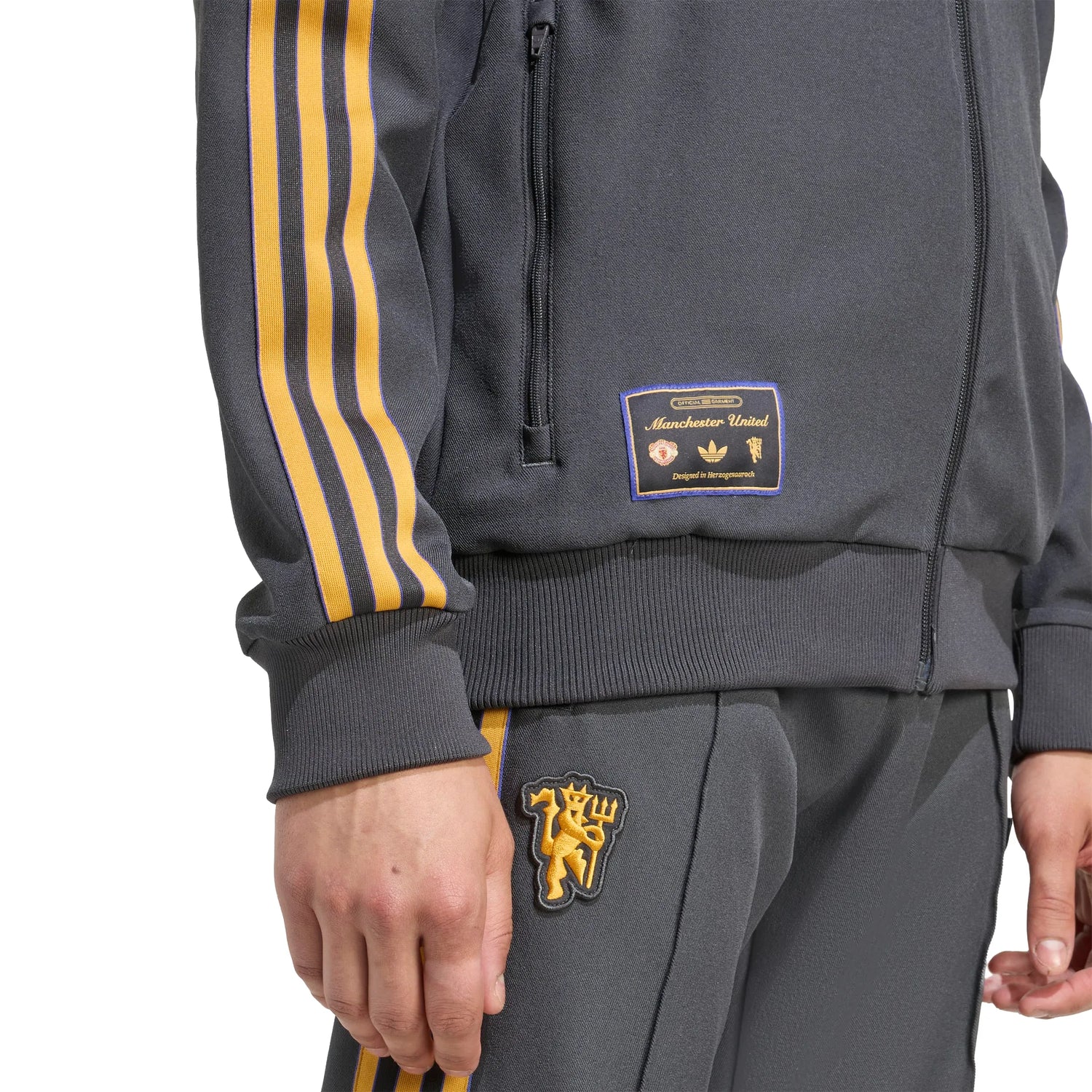 adidas 2025-26 Manchester United Men's Icon Track Top (Detail 2)