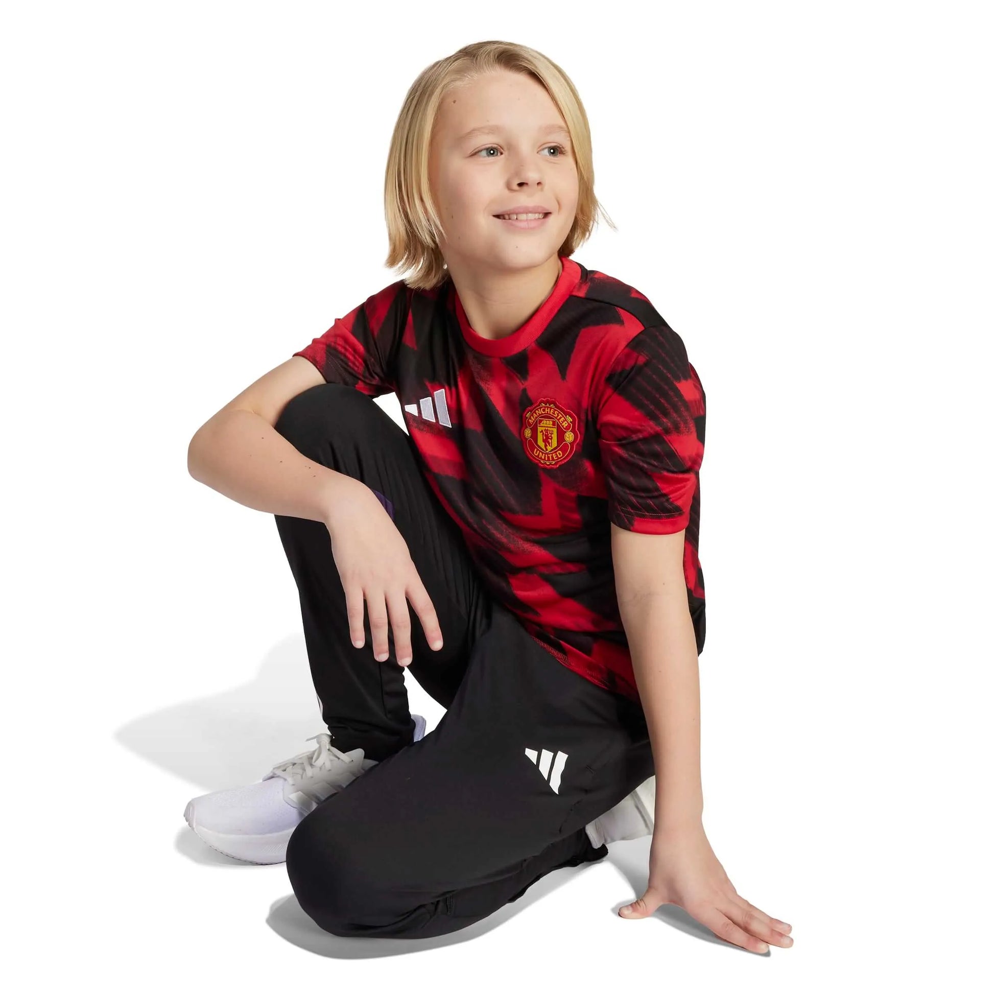 adidas 2025-26 Manchester United Youth Pre-Match Soccer Jersey (Detail 1)