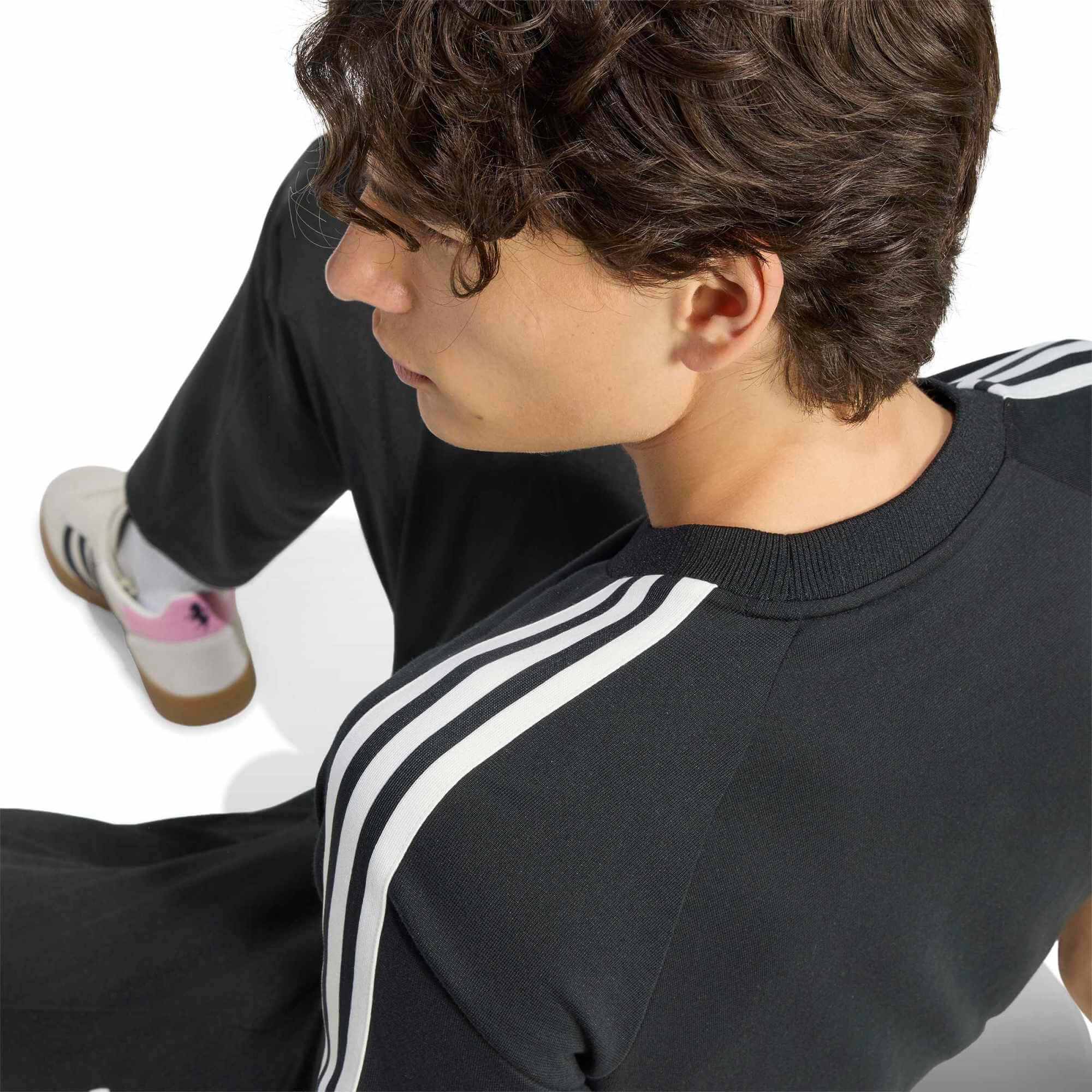 adidas 2026-27 Juventus Men's Turin Originals Tee (Detail 2)