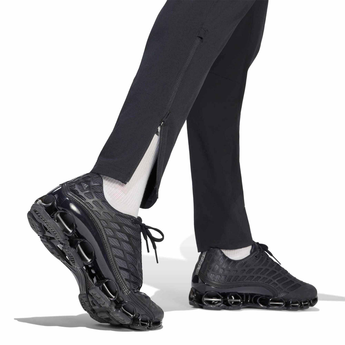 adidas 2026-27 Juventus Men's Turin Tiro Travel Pants (Detail 2)