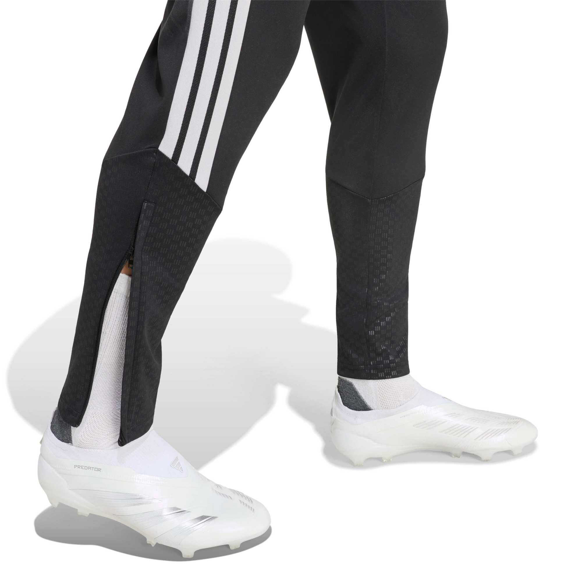 adidas 2026-27 Liverpool Men's Training Pants (Detail 2)