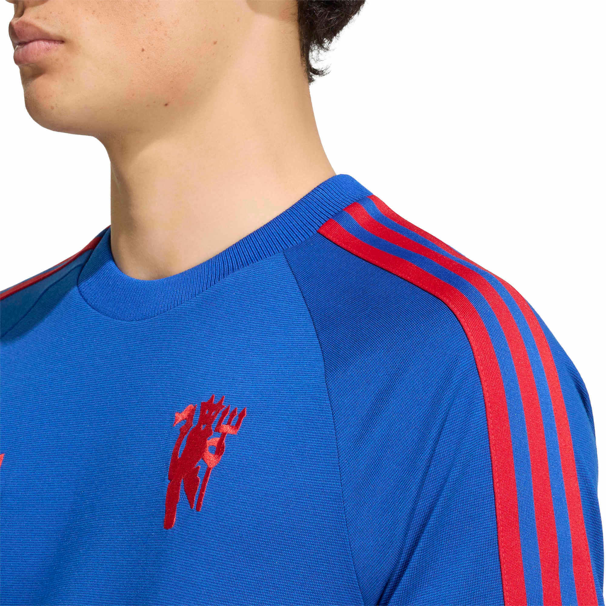 adidas 2026-27 Manchester United Men's Originals Tee (Detail 2)