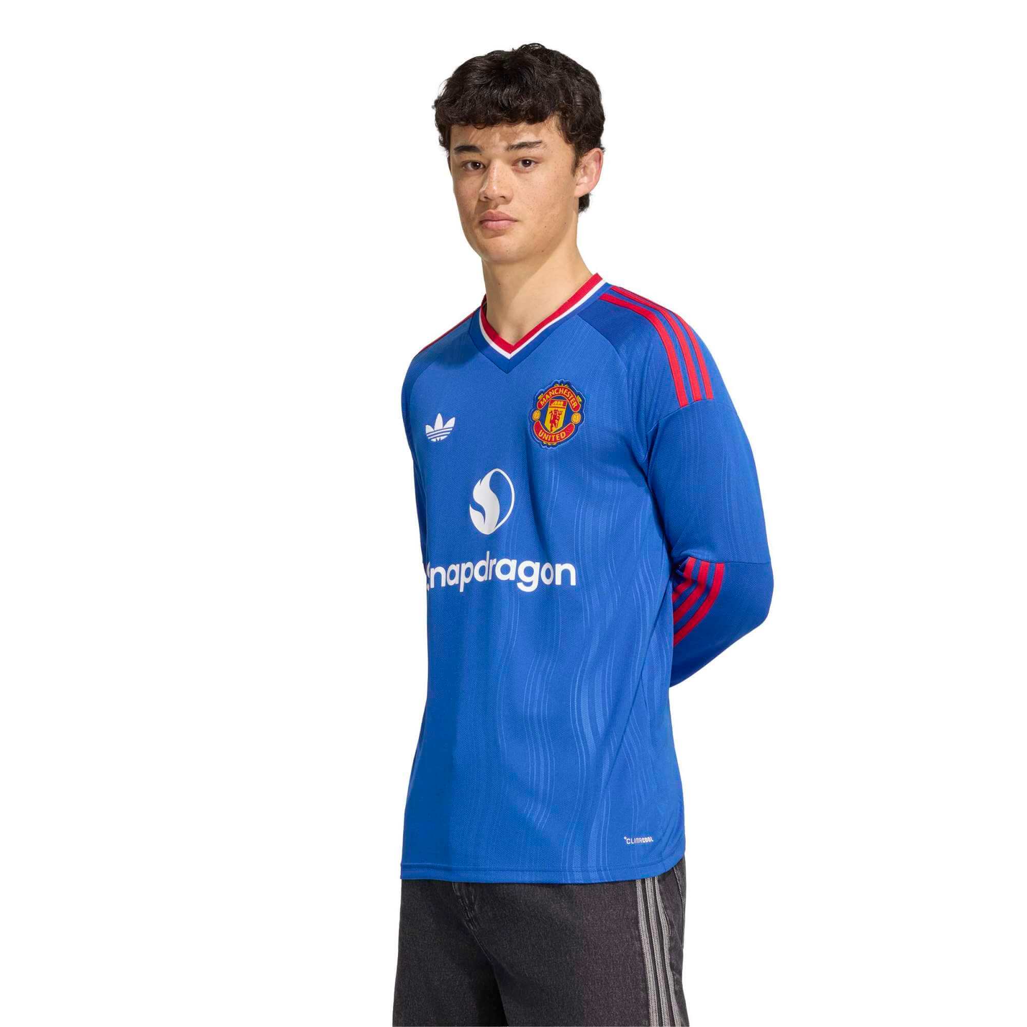 adidas 2026-27 Manchester United Men's Stadium Away Long-Sleeve Soccer Jersey (Model - Front)