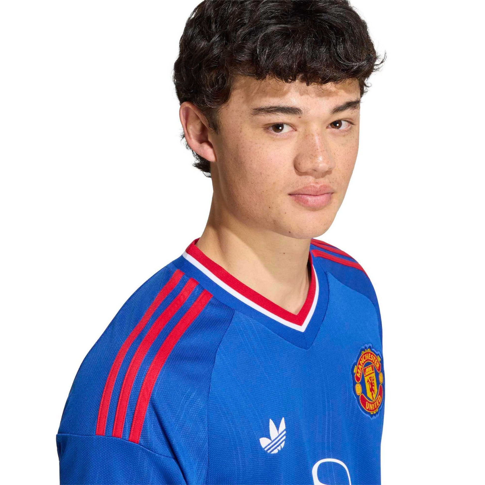 adidas 2026-27 Manchester United Men's Stadium Away Soccer Jersey (Detail 1)