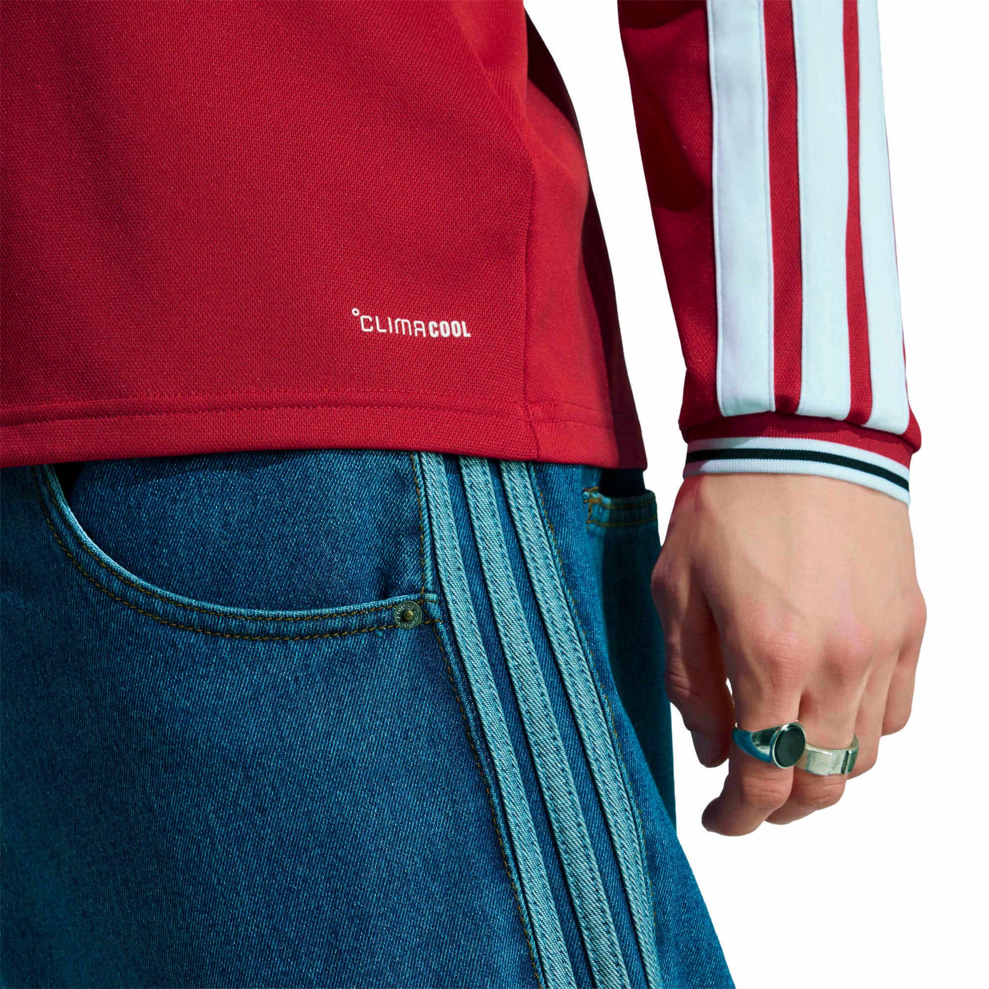 adidas 2026-27 Manchester United Men's Stadium Home Long-Sleeve Soccer Jersey (Detail 2)