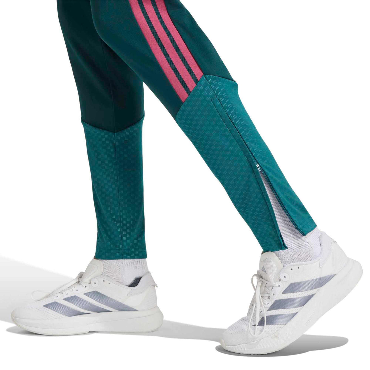 adidas 2026-27 Real Madrid Men's Training Pants (Detail 2)