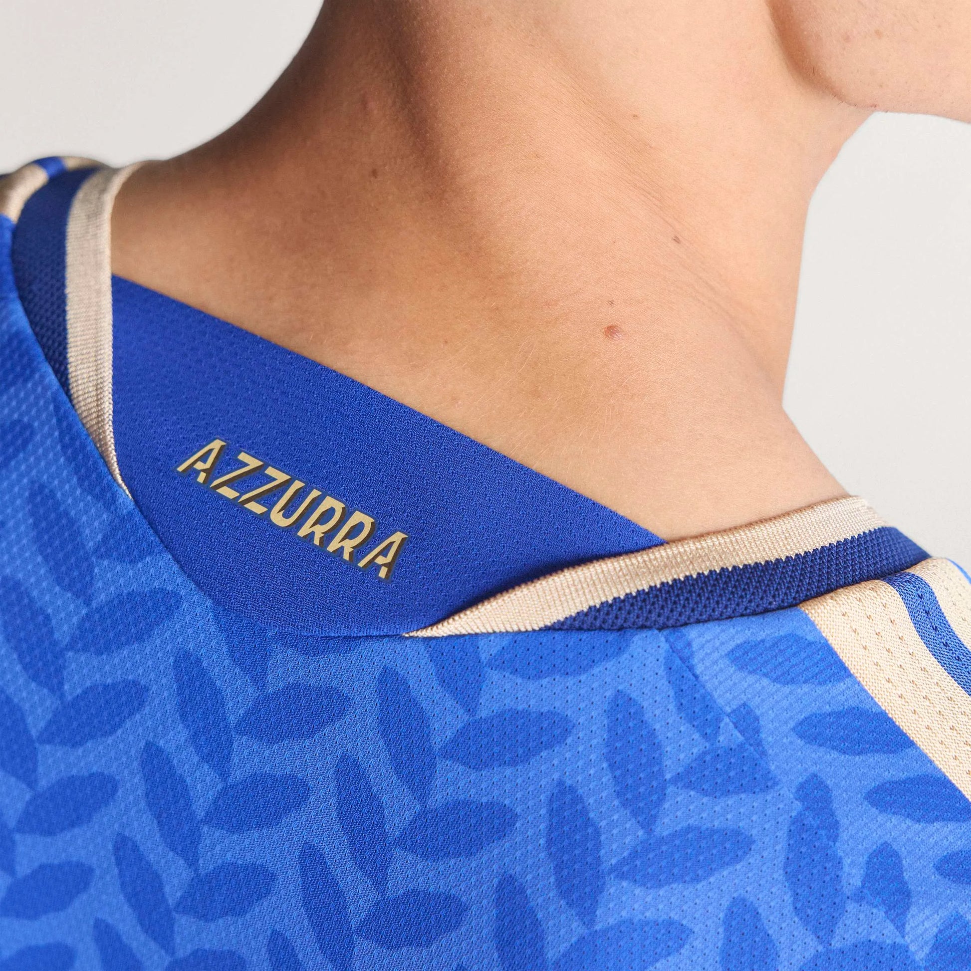 adidas 2026 Italy Men's Authentic Home Soccer Jersey (Detail 4)