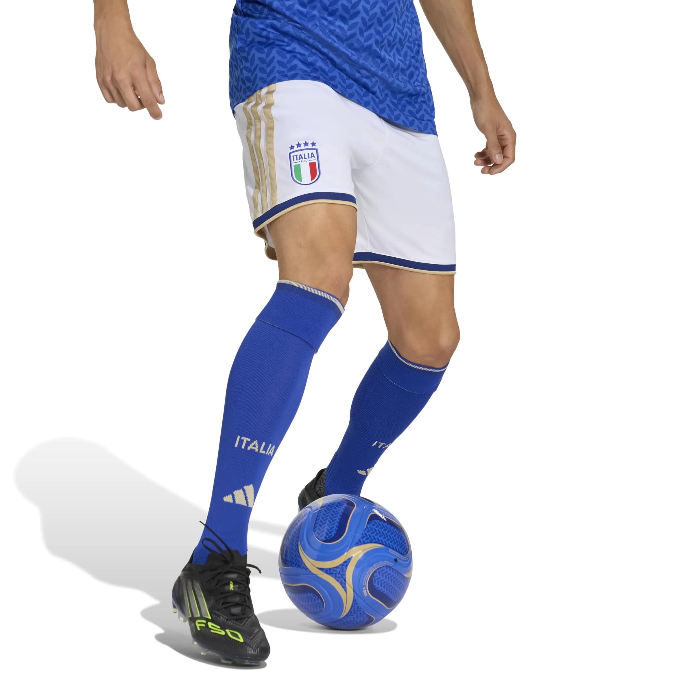 adidas 2026 Italy Men's Home Shorts (Model - Side)