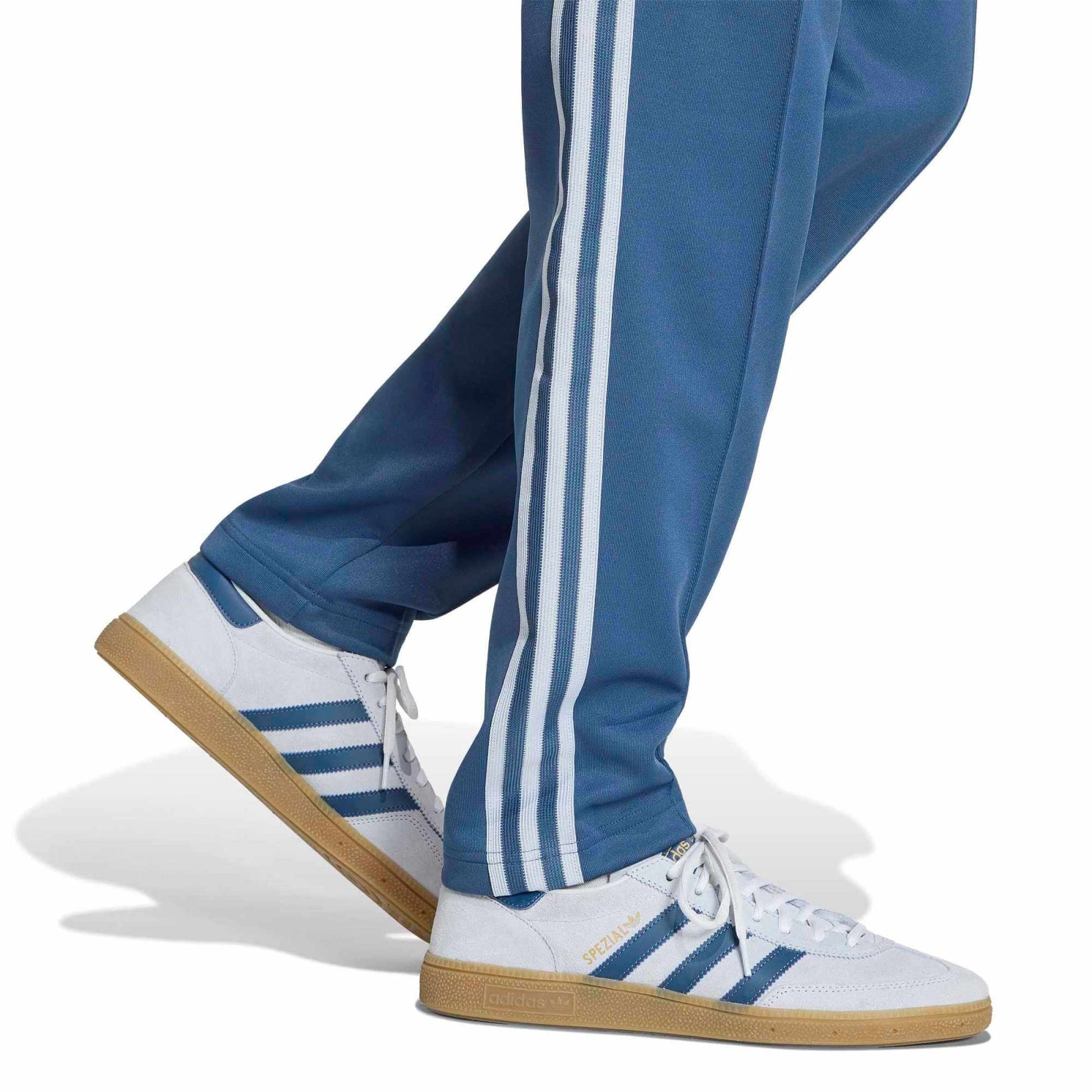 adidas 2026 Italy Men's Originals Track Pants (Detail 2)