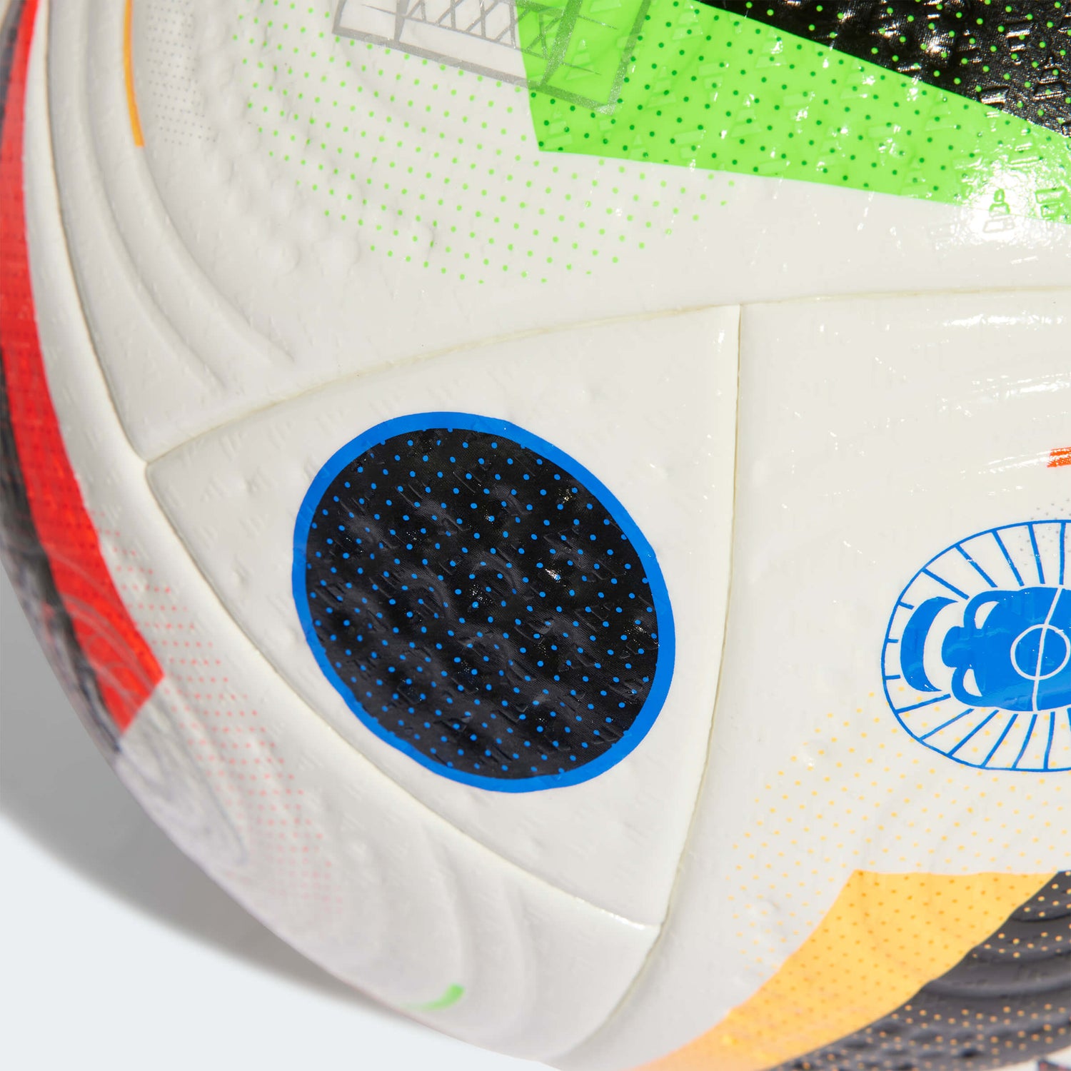 adidas Euro 24 Fussballliebe Official Pro Match Ball (Detail 2)