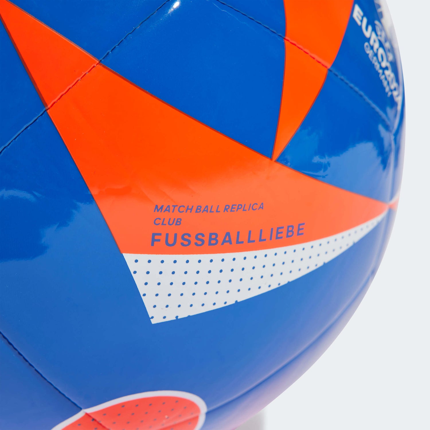 adidas Euro 24 Fussballliebe Replica Club Ball Glow Blue / Solar Red / White (Detail 1)
