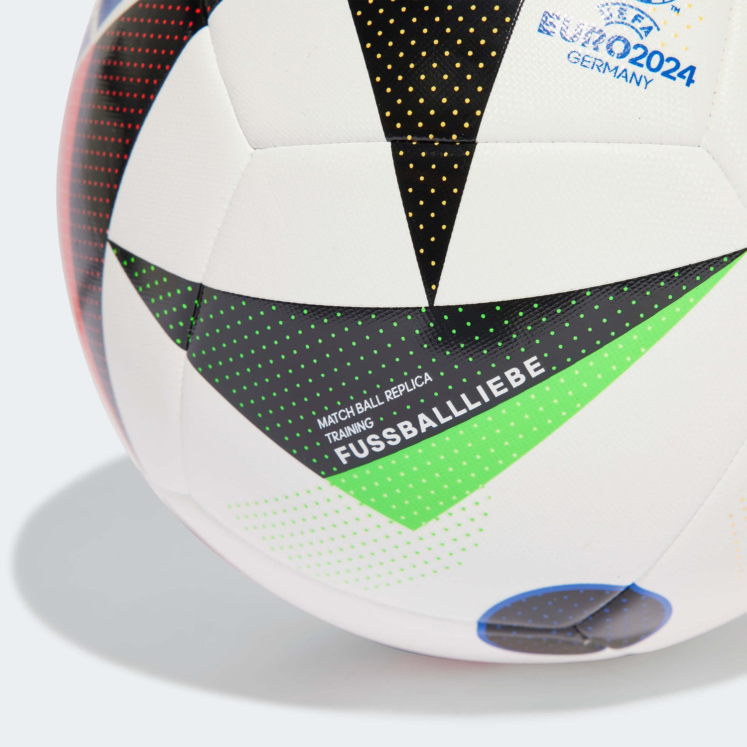 adidas Euro 24 Fussballliebe Training Ball (Detail 1)