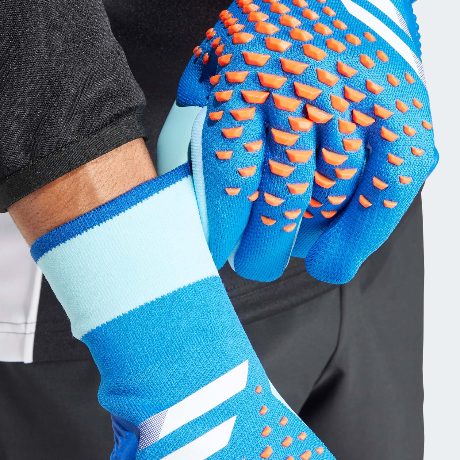 adidas Pred GL Pro Goalkeeper Gloves (Detail 1)