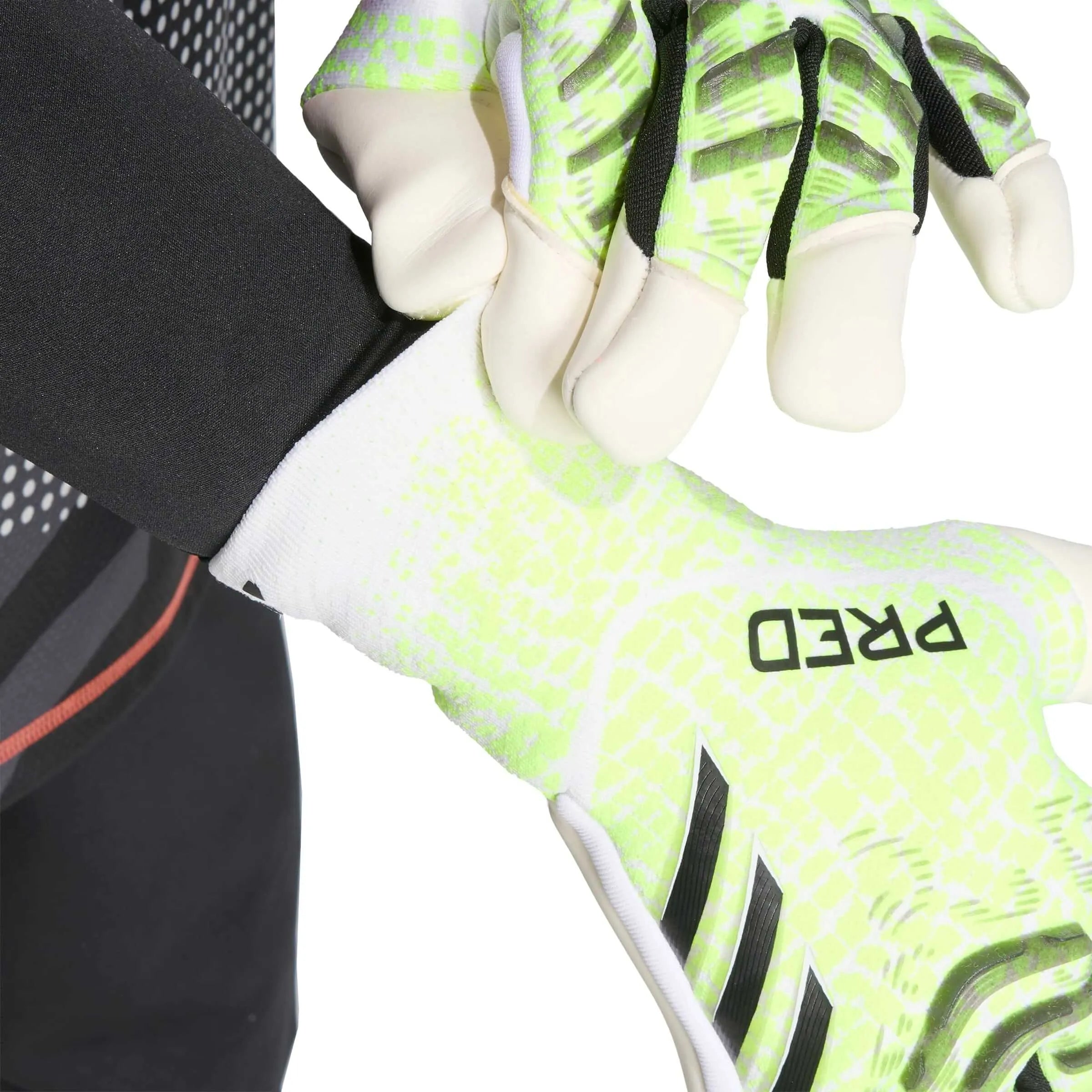 adidas Predator Pro Hybrid Goalkeeper Gloves (Detail 1)
