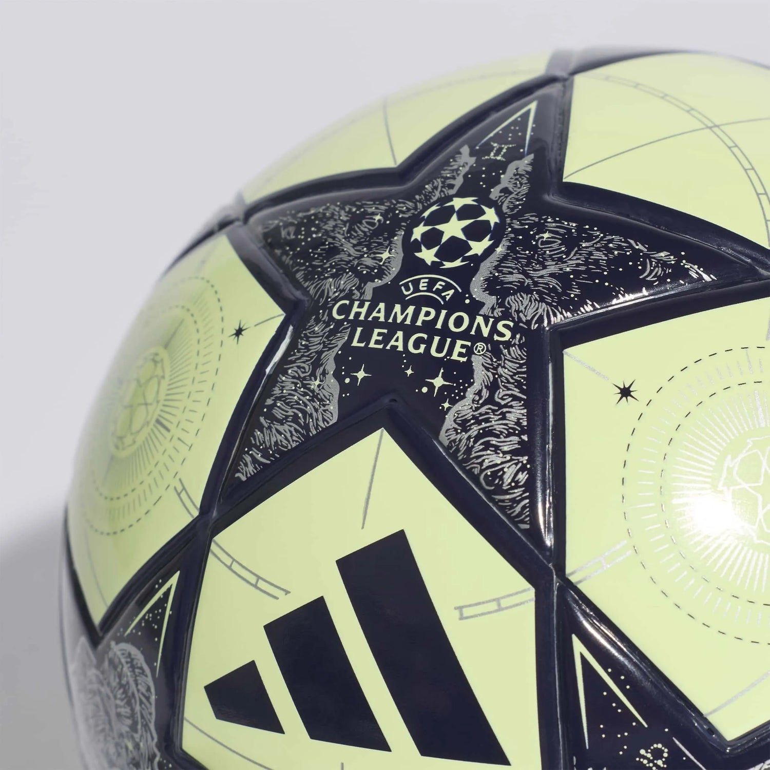 adidas Real Madrid Mini Soccer Ball Almost Lime / Silver Metallic / Noble Ink (Detail 2)