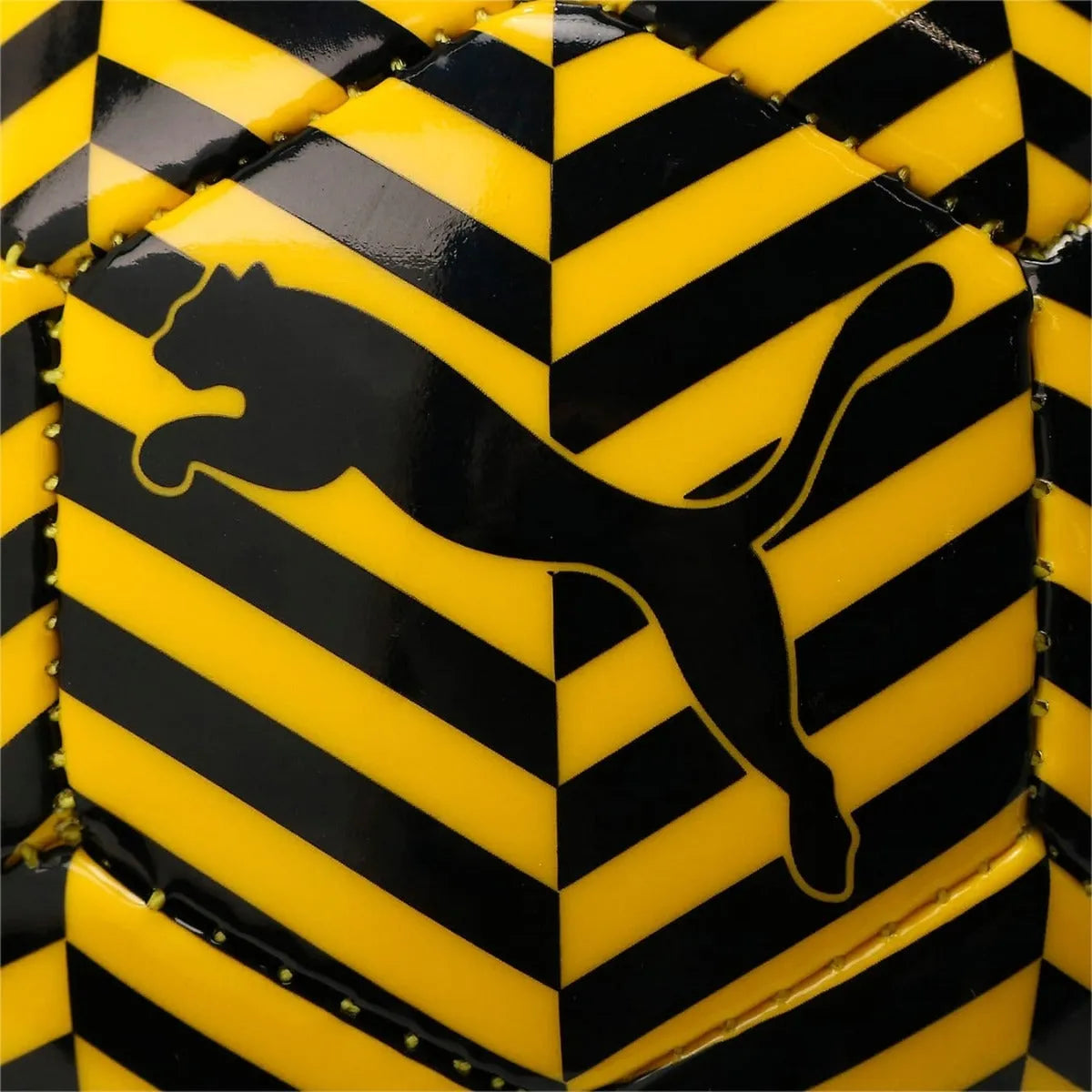Puma Borussia Dortmund 2021-22 Core Fan Mini Ball - Yellow-Black (Detail 2)