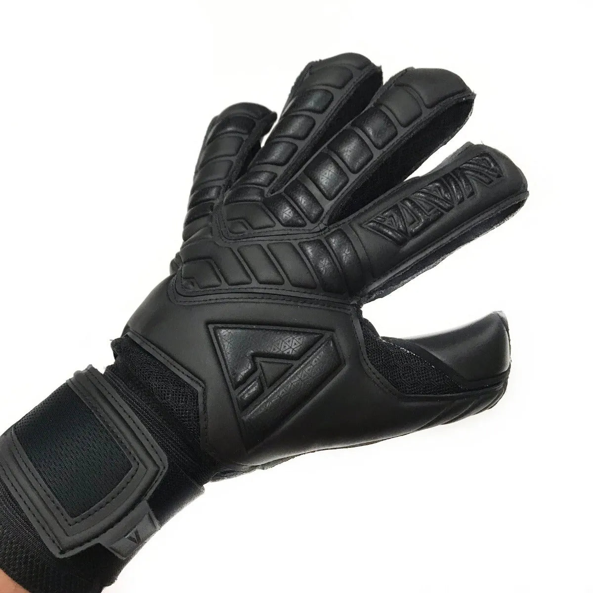 Aviata Youth Halcyon Turf Blackout Goalkeeper Gloves - Black