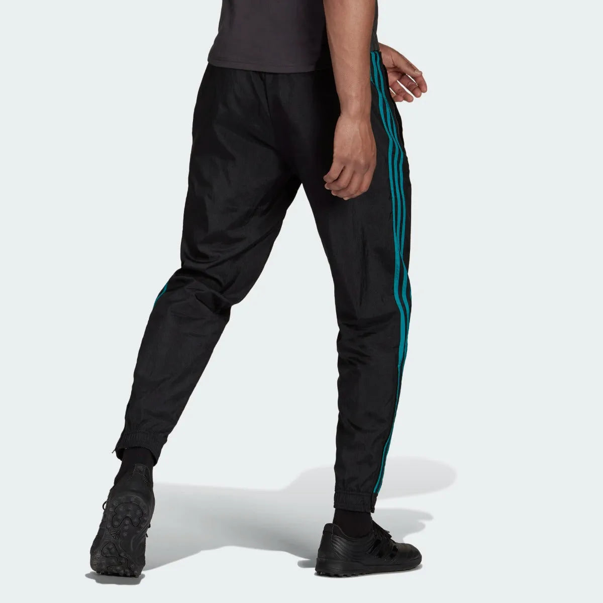 Adidas 2021-22 Real Madrid Icon Woven Pants - Black (Model - Back)