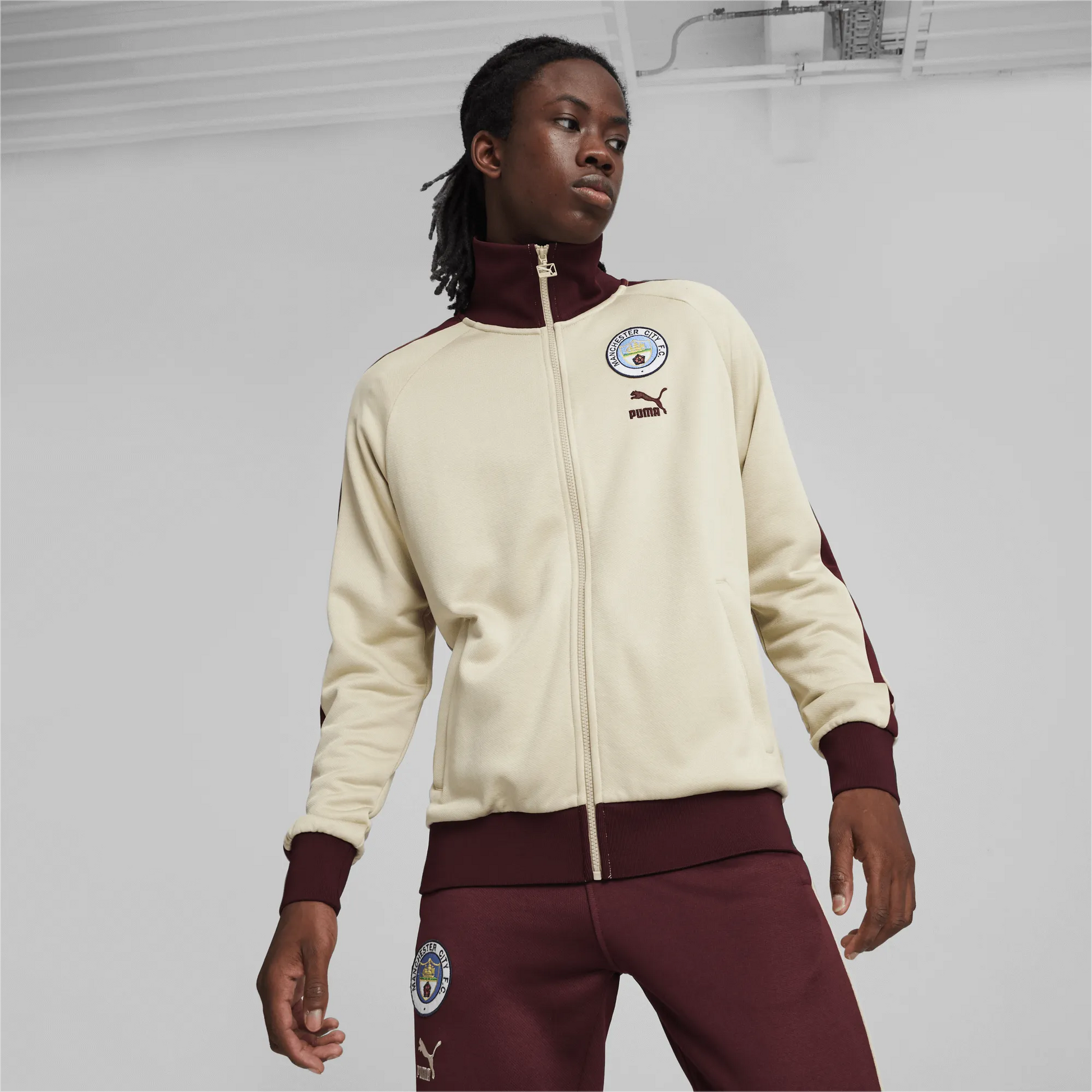 Puma 2024 Manchester City Men's Heritage T7 Jacket (Model - Front)