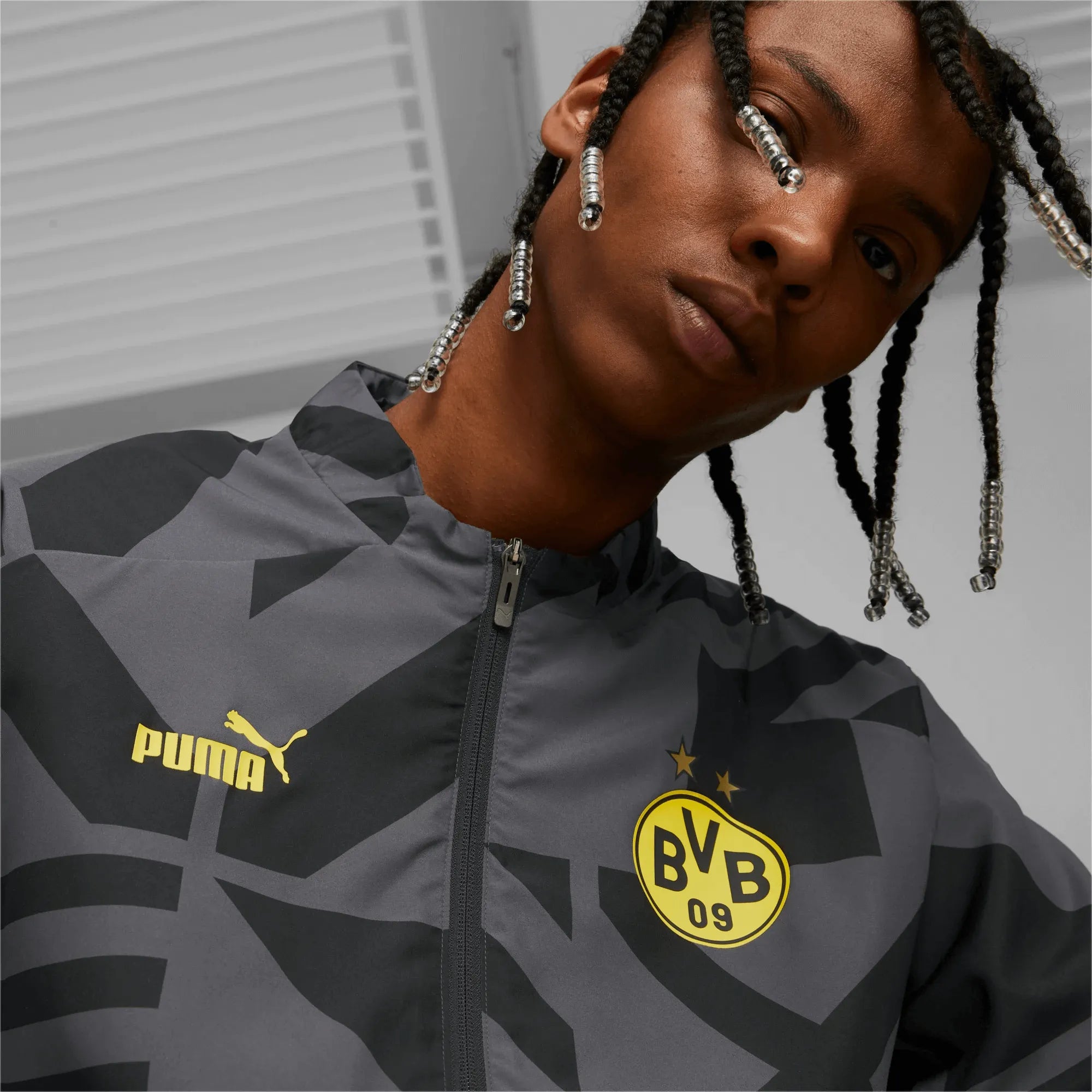 Puma 2022-23 Borussia Dortmund Prematch Jacket Black-Yellow (Detail 1)