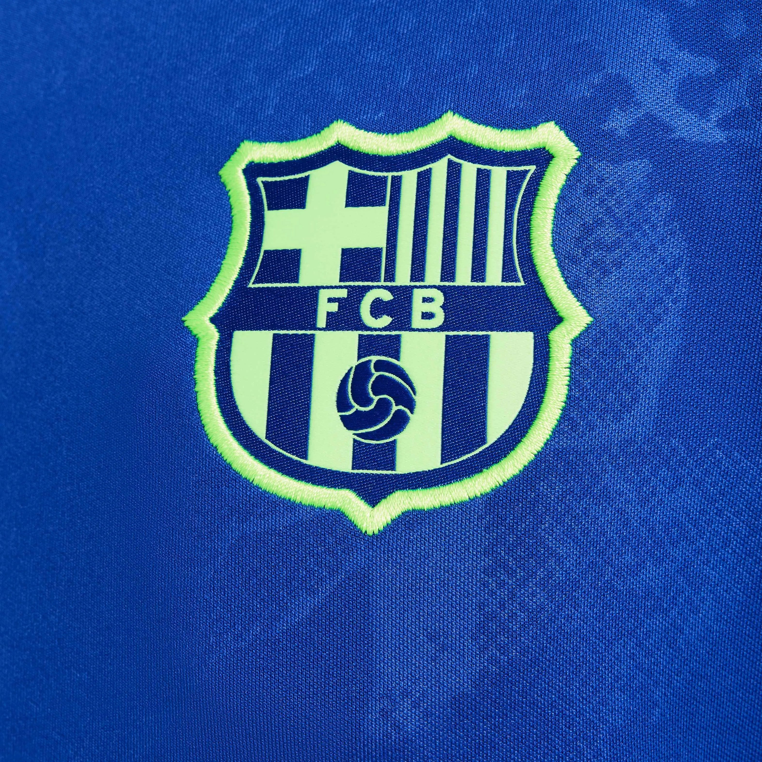 Nike 2024-25 Barcelona Youth Strike Third Dri-Fit Jacket (Detail 2)