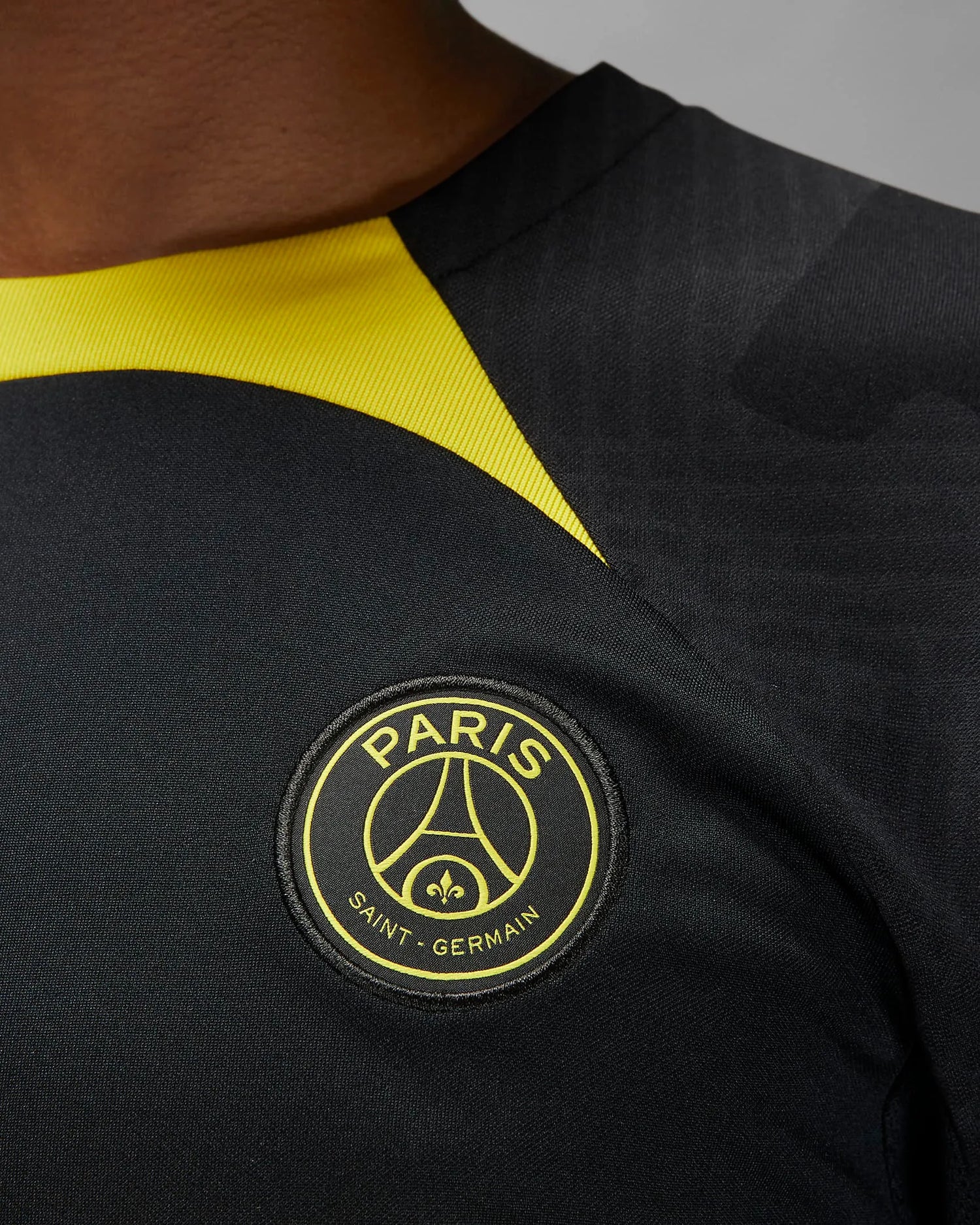 Jordan 2023-24 PSG Men's Strike Drit-Fit Knit Top (Detail 3)