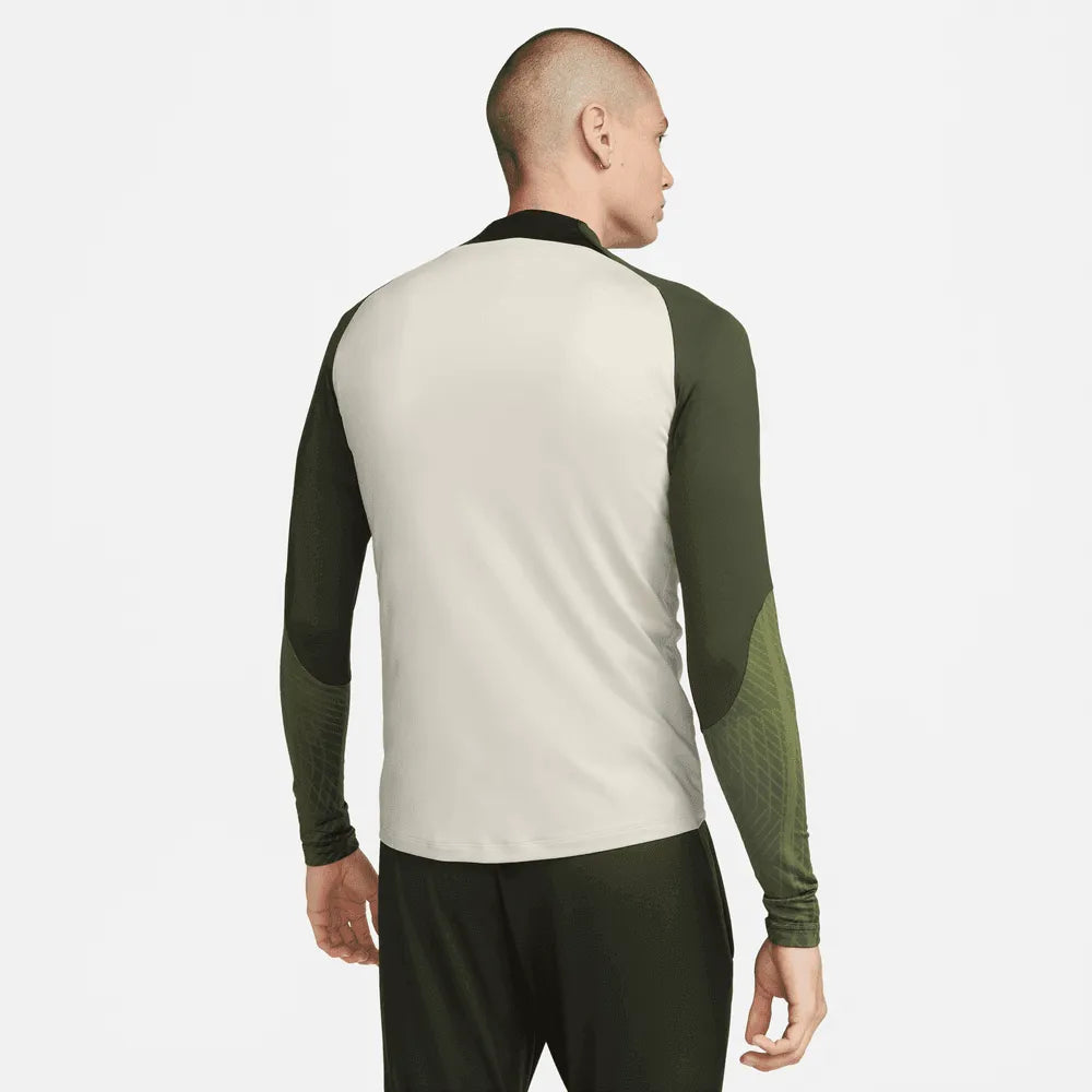 Nike 2023-24 Barcelona Men's DF Strike Drill Top (Model - Back)
