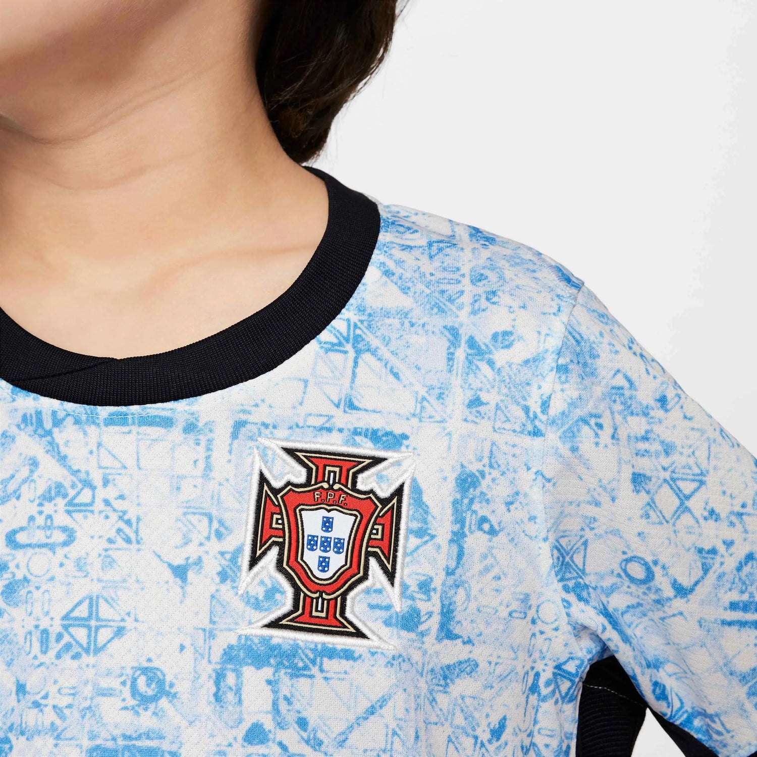 Nike 2024-25 Portugal Kids Stadium Away Kit (Detail 2)