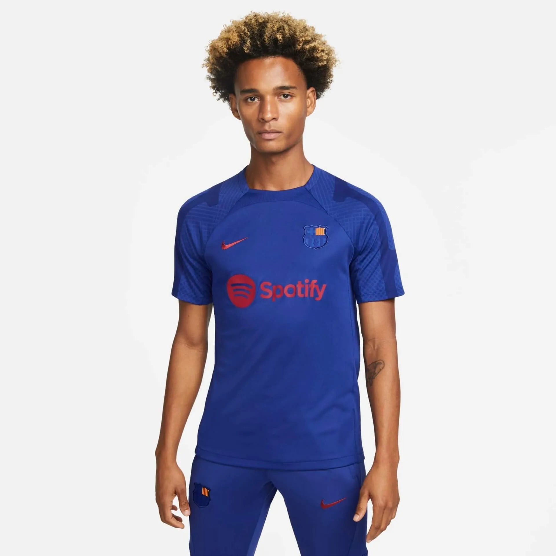 Nike 2022-23 Barcelona Men's Strike Short-Sleeve Top (Model - Front)