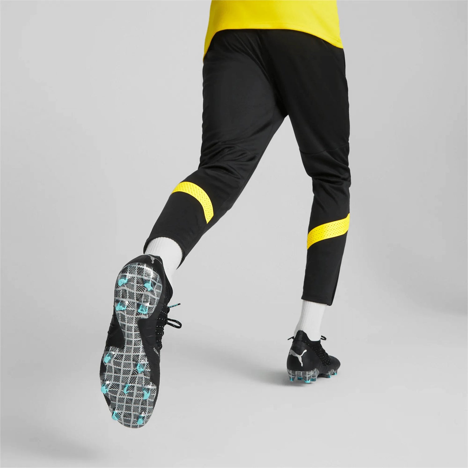 Puma 2022-23 Borussia Dortmund Training Pants Black-Yellow (Model - Back)