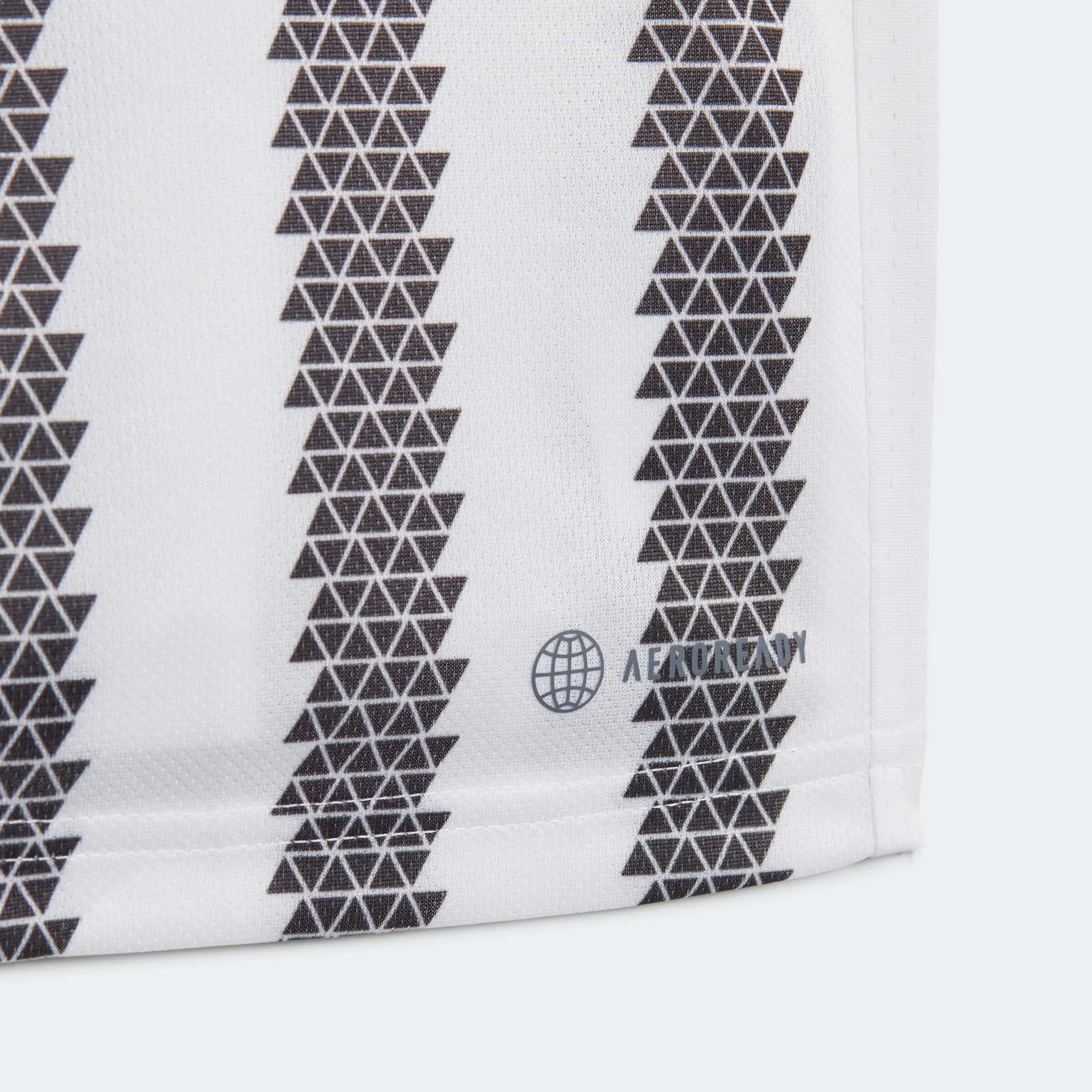  adidas 2022-23 Juventus Home Baby Set - White-Black (Detail 2)