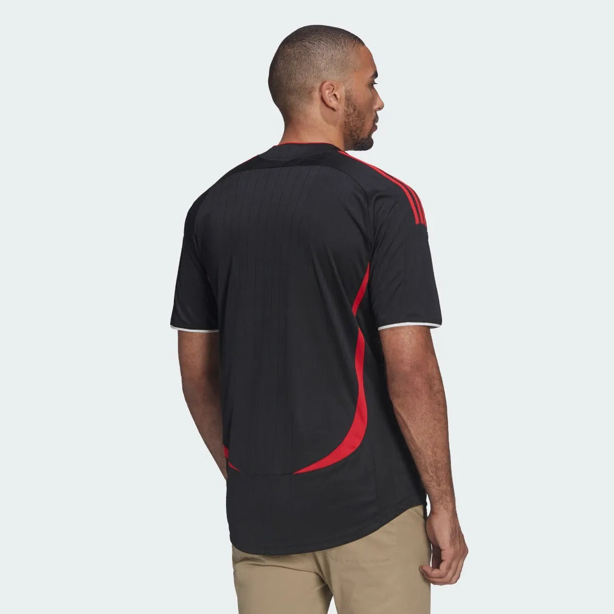 Adidas 2022 Manchester United Teamgeist Jersey - Black (Model - Back)