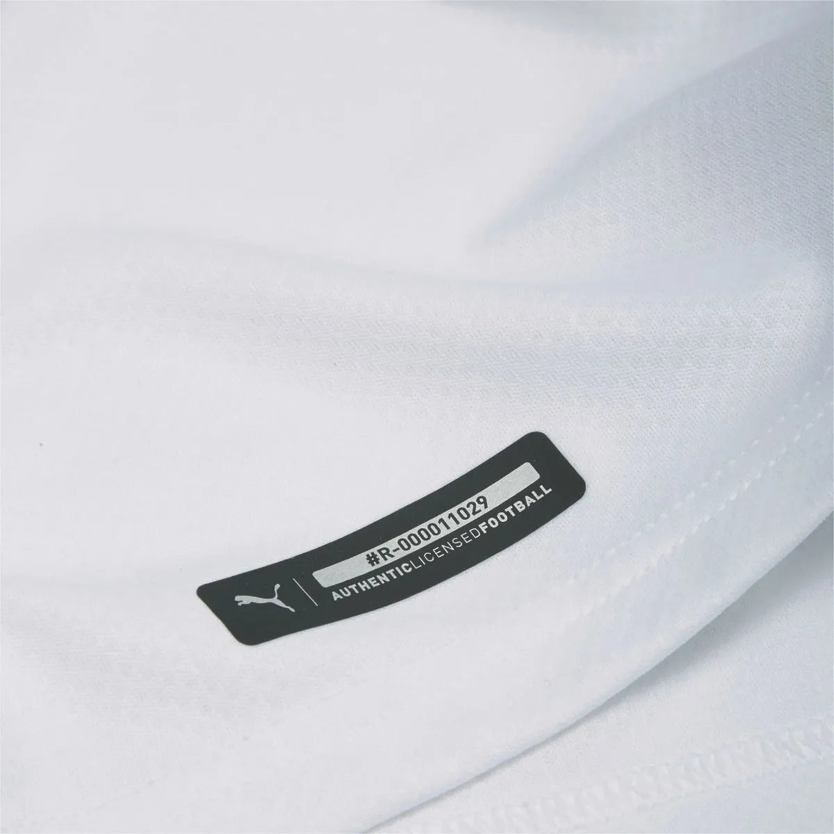 Puma 2021-22 Italy Away Jersey - White (Detail 1)