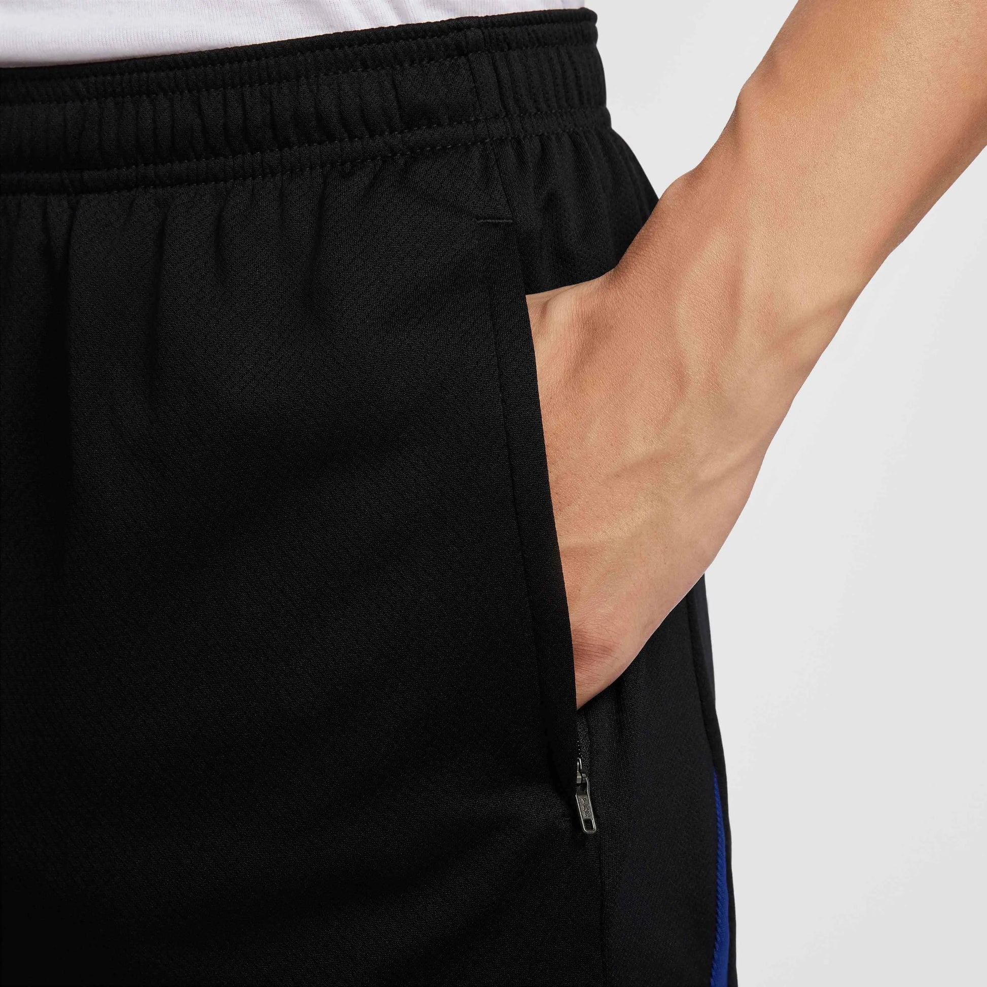Nike 2024-25 Barcelona Men's Strike Shorts (Detail 3)
