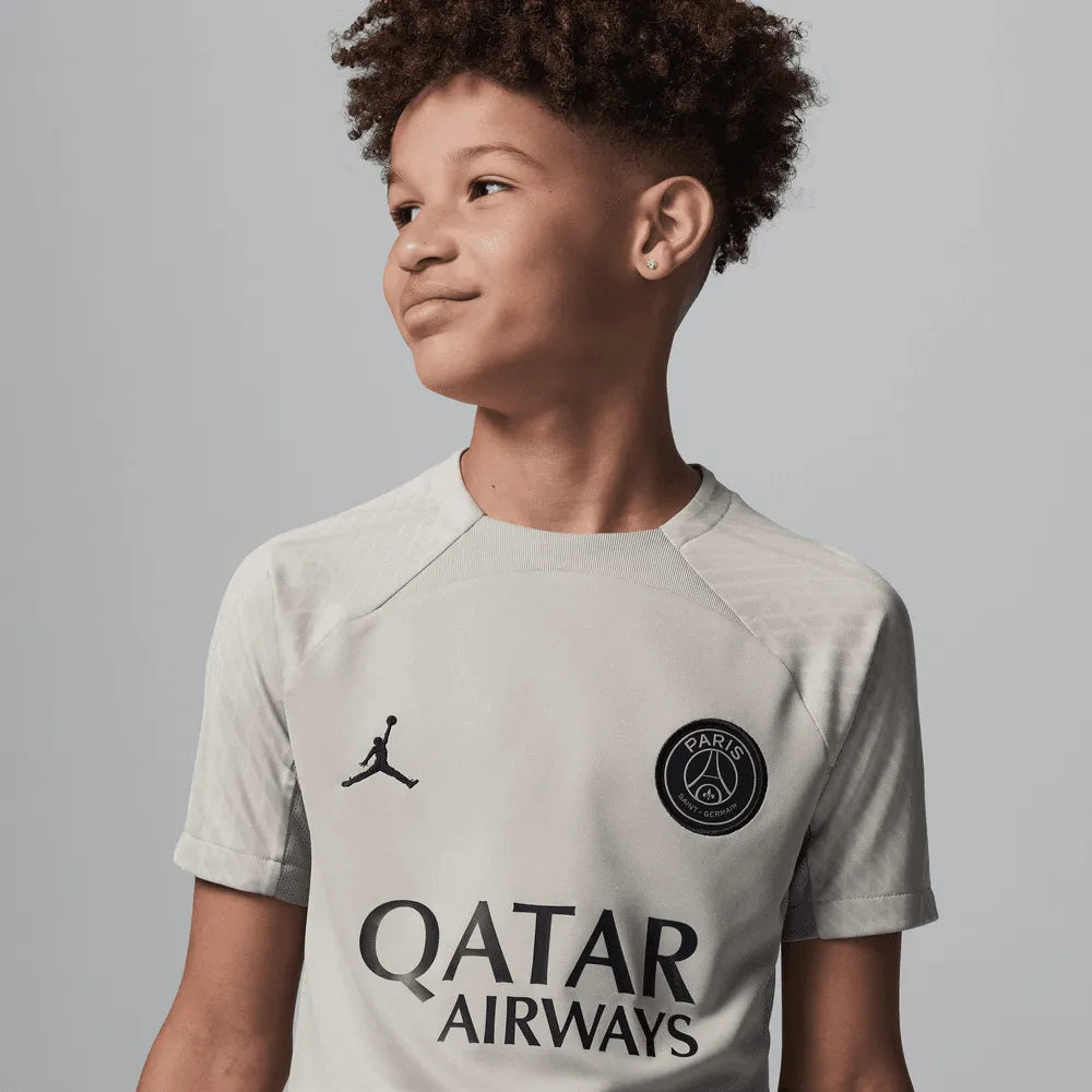 Jordan 2023-24 PSG Youth Strike Third Training Top (Detail 1)