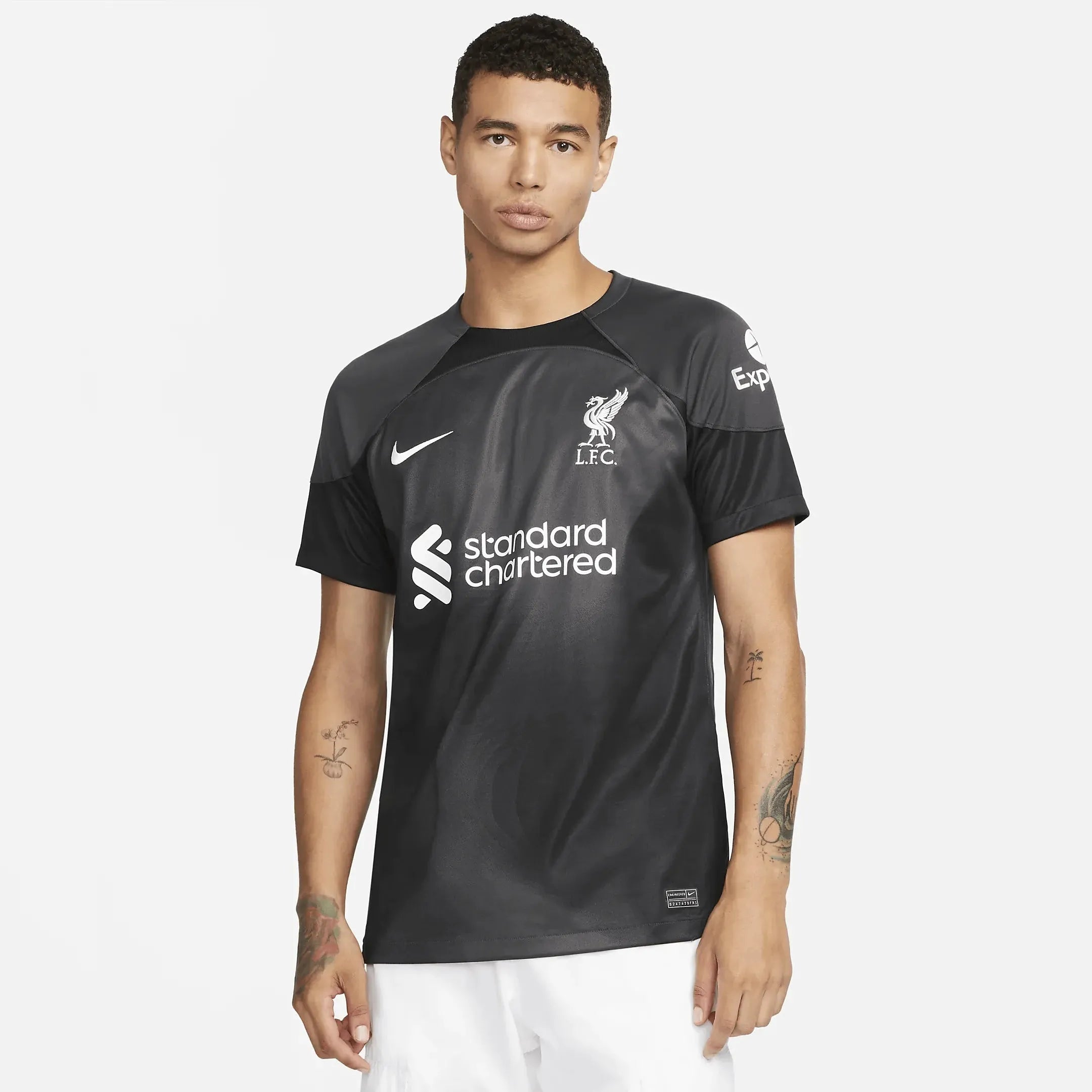 Nike 2022-23 Liverpool Goalkeeper Jersey - Black (Model - Front)