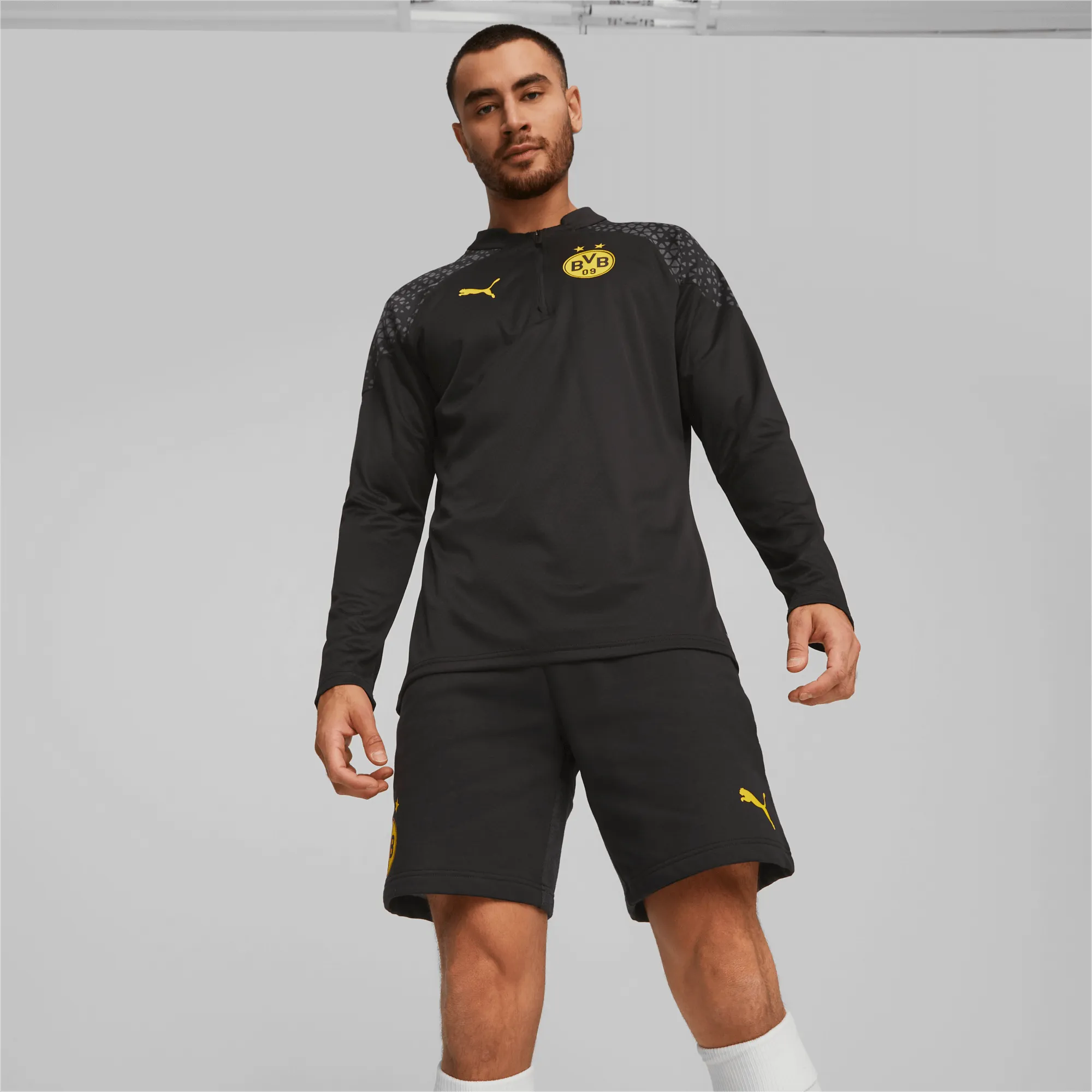 Puma 2023-24 Borussia Dortmund Men's Quarter-Zip Training Top (Model - Front)